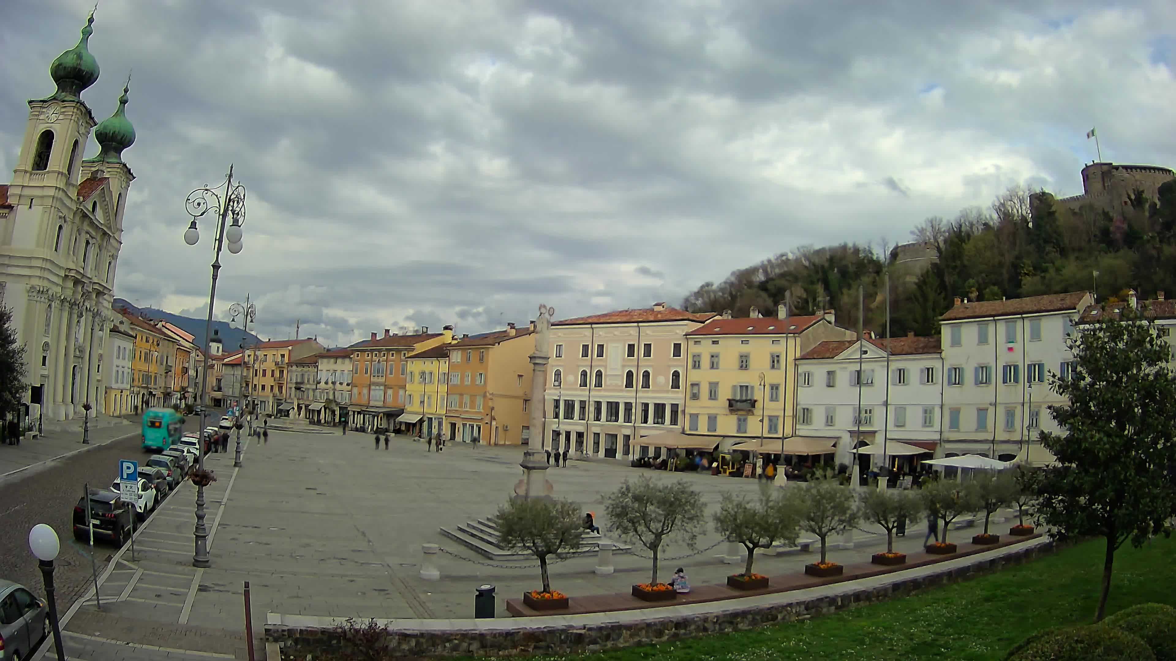 Gorizia Piazza della Vittoria e chiesa di S. Ignazio