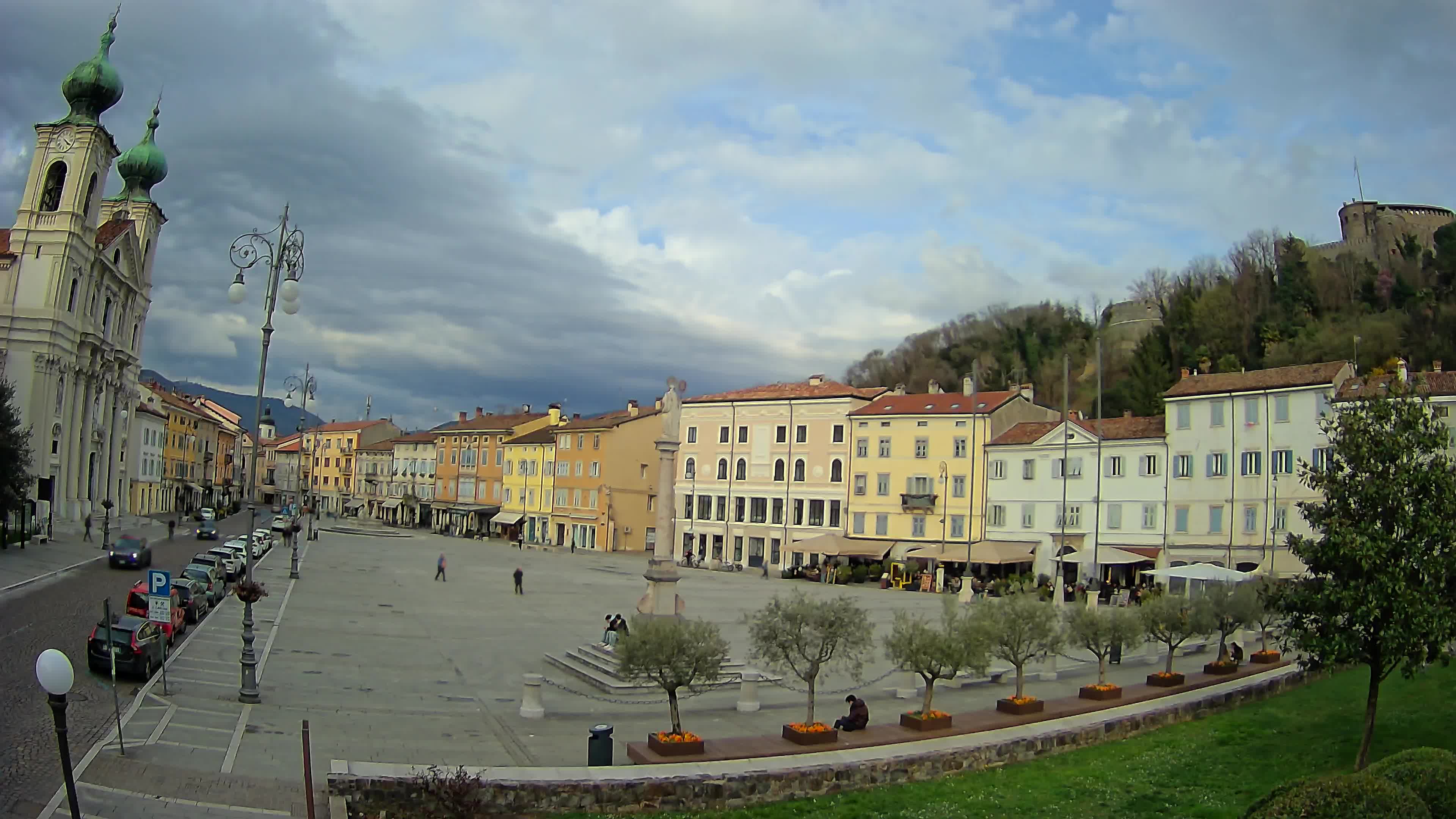 Gorizia Piazza della Vittoria e chiesa di S. Ignazio
