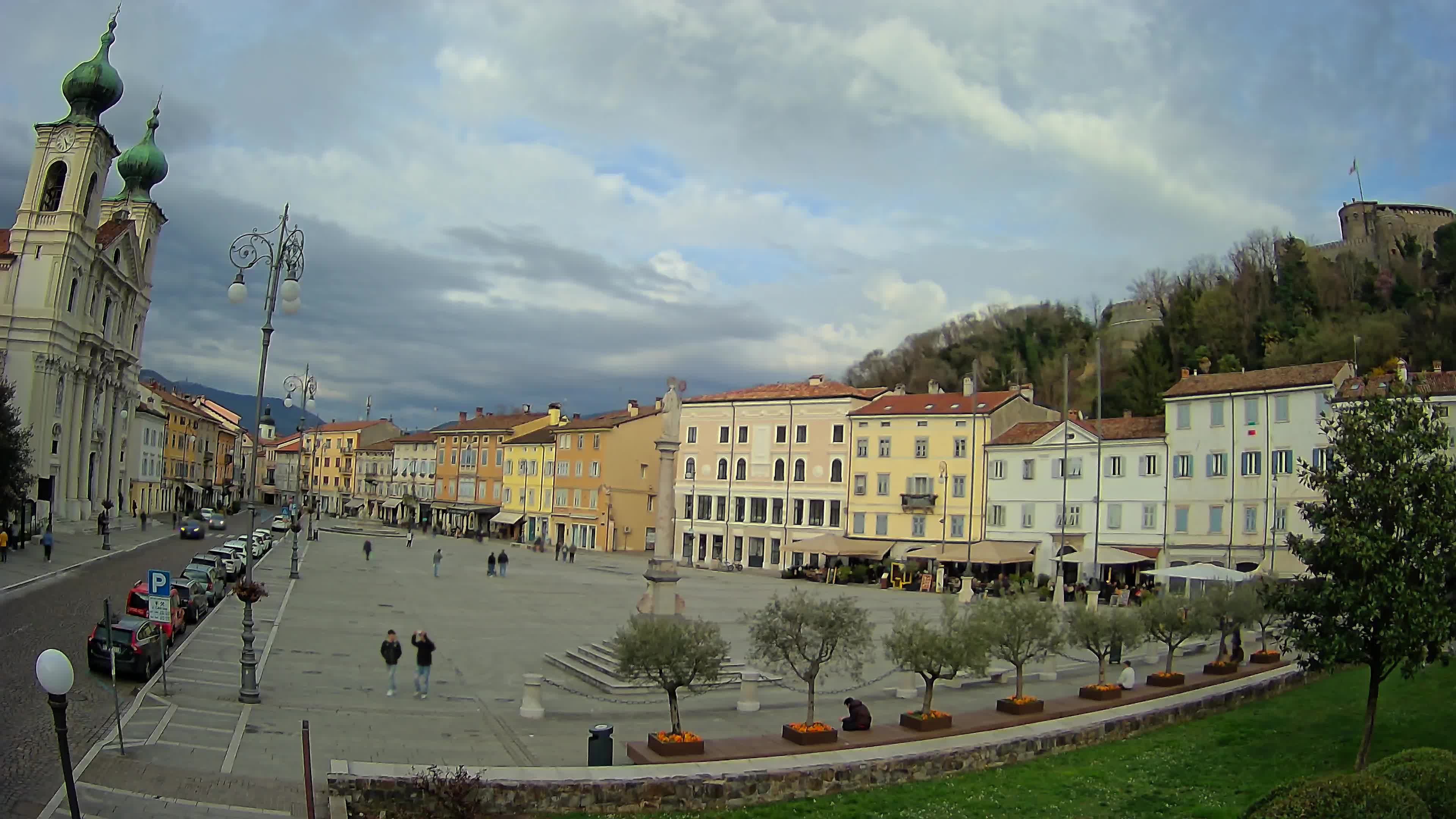 Gorizia Piazza della Vittoria e chiesa di S. Ignazio