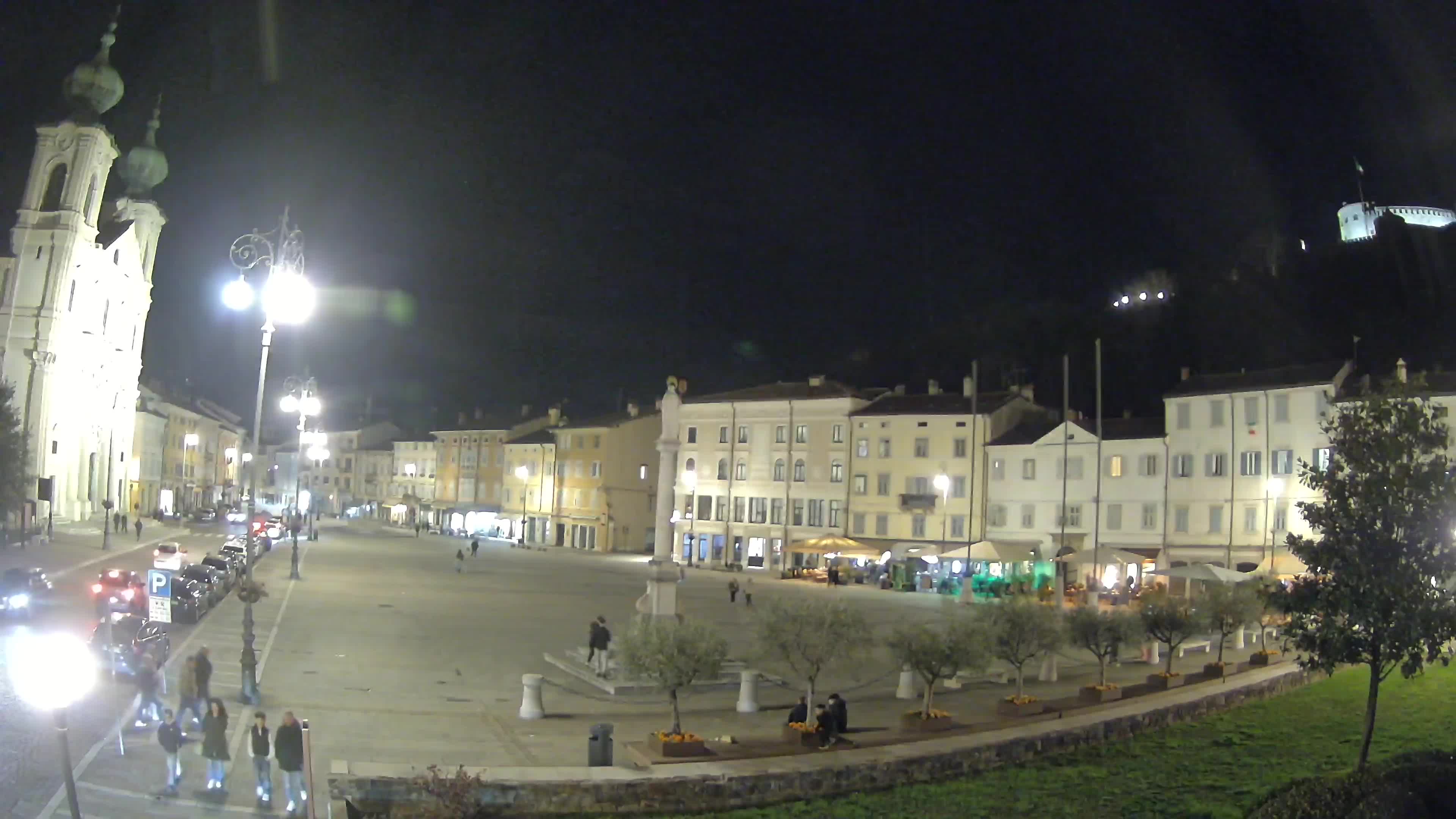 Gorizia Piazza della Vittoria e chiesa di S. Ignazio