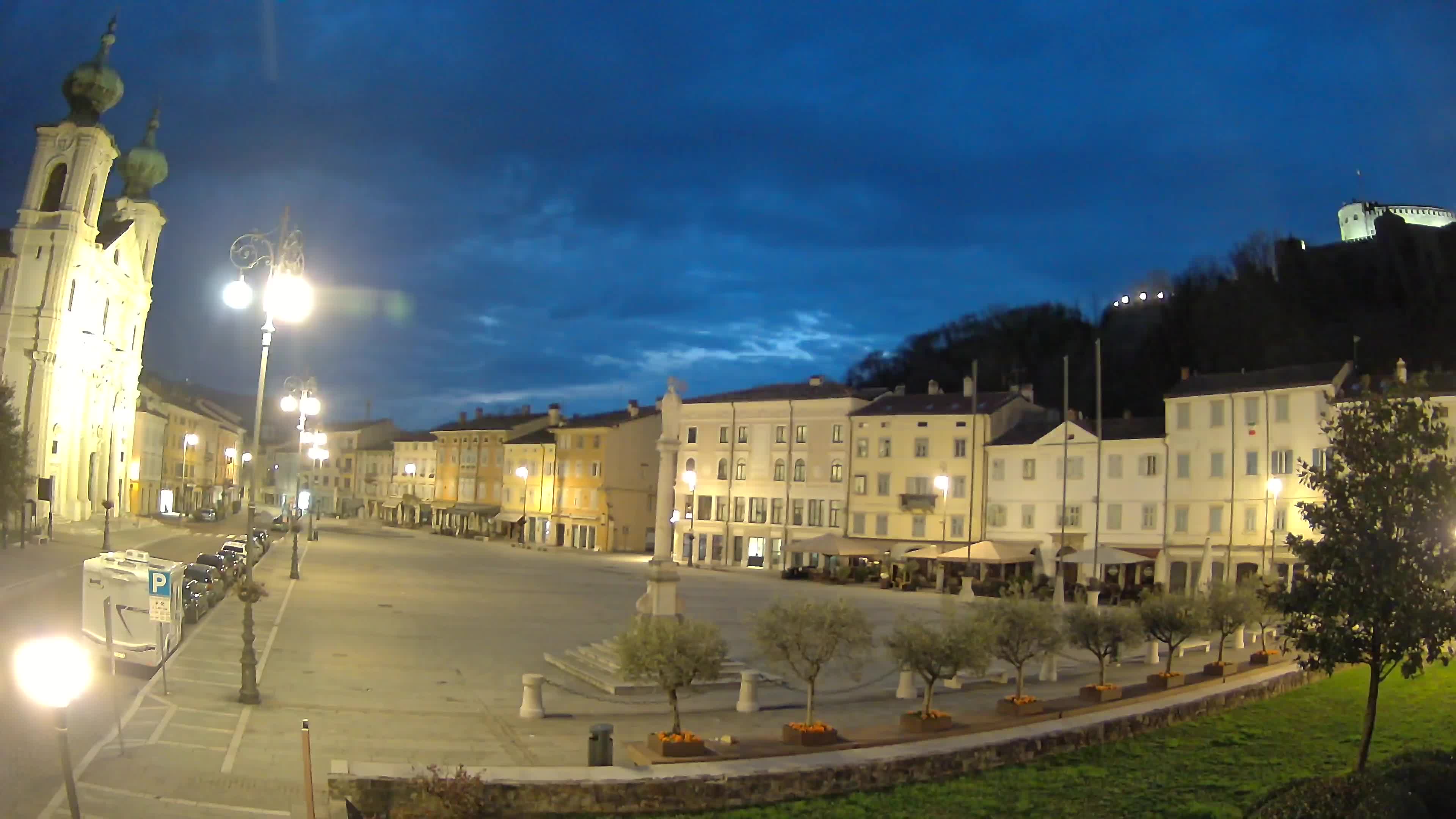 Gorizia Piazza della Vittoria e chiesa di S. Ignazio