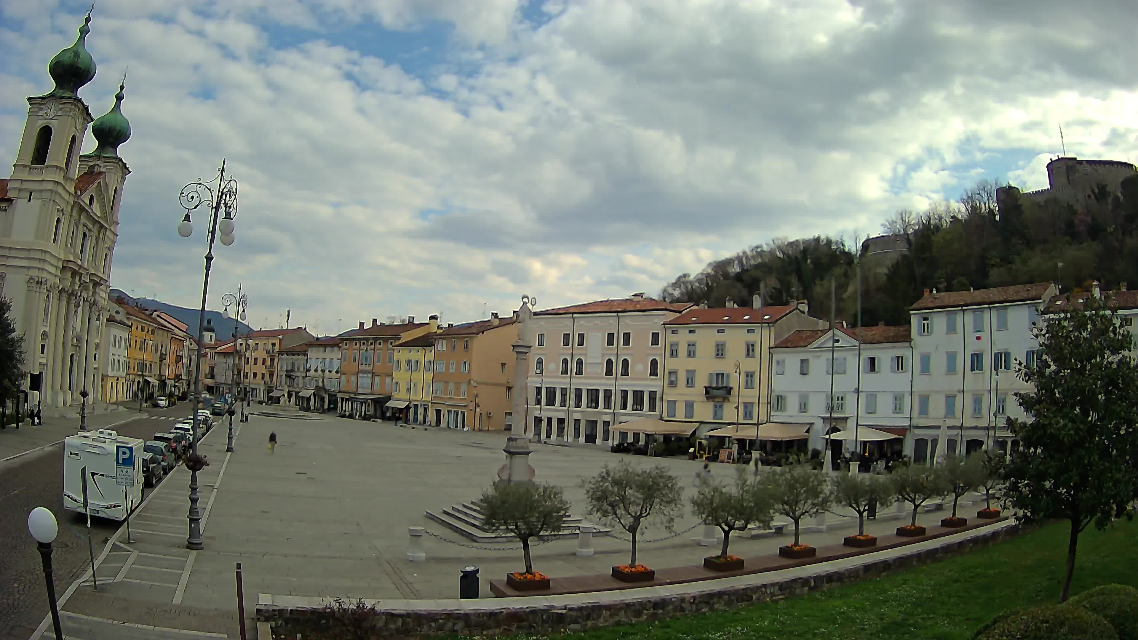 Gorizia Piazza della Vittoria e chiesa di S. Ignazio