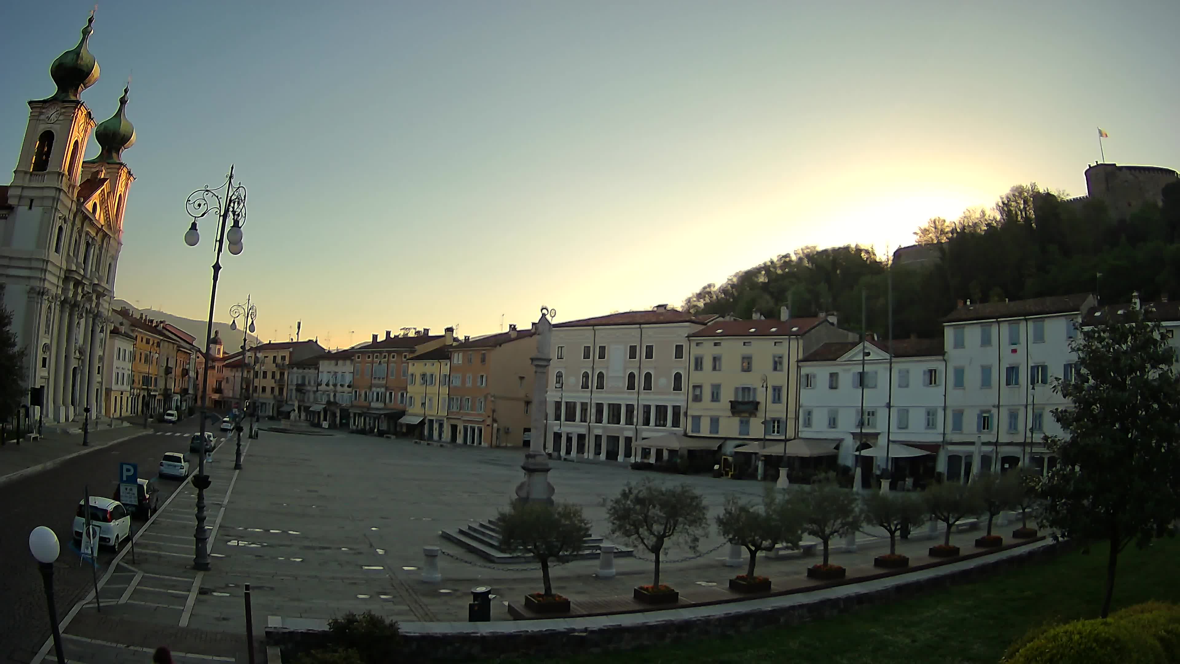 Gorizia Piazza della Vittoria e chiesa di S. Ignazio