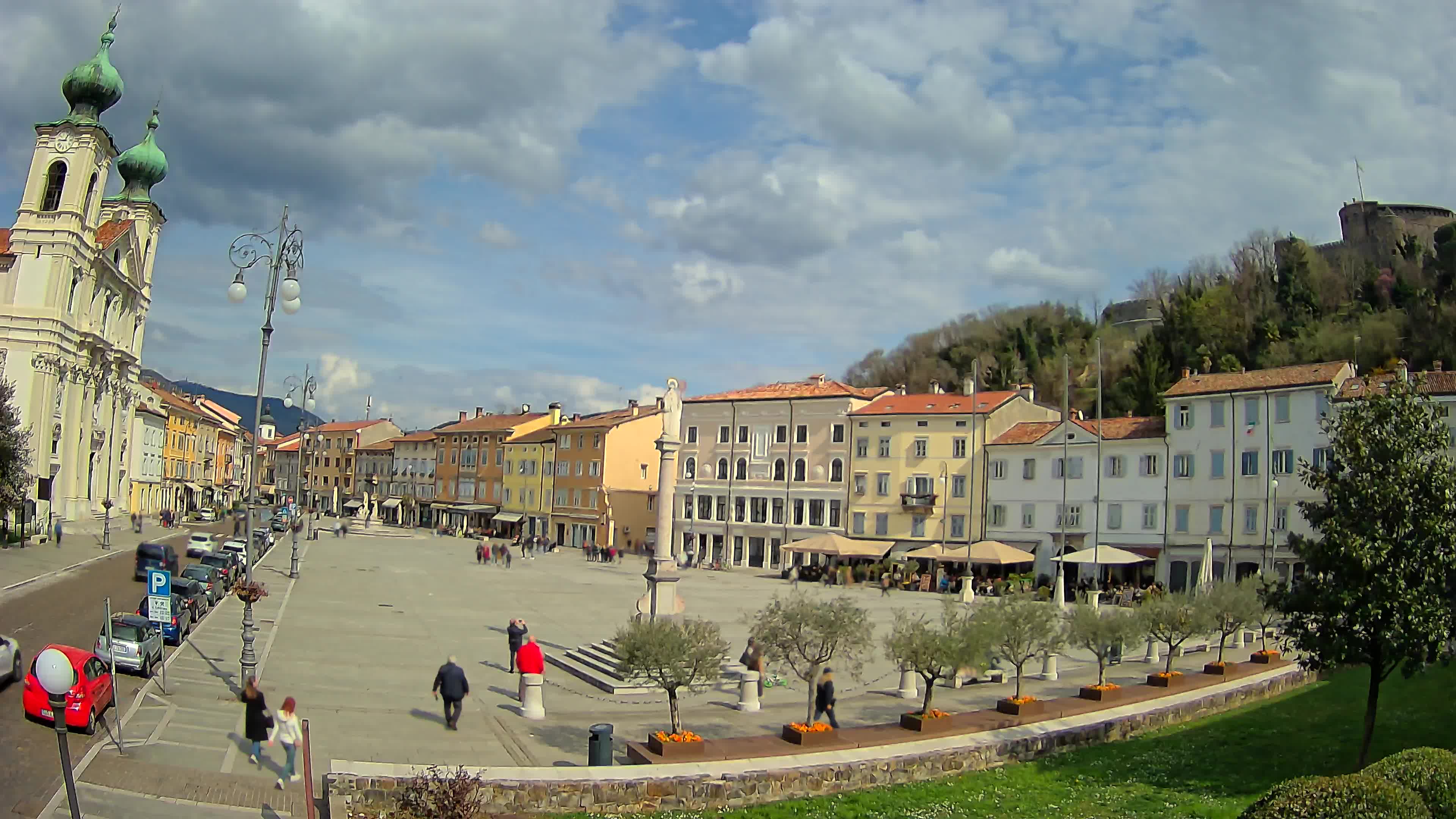 Gorizia – Plaza Vittoria – iglesia de San Pedro. Ignacio