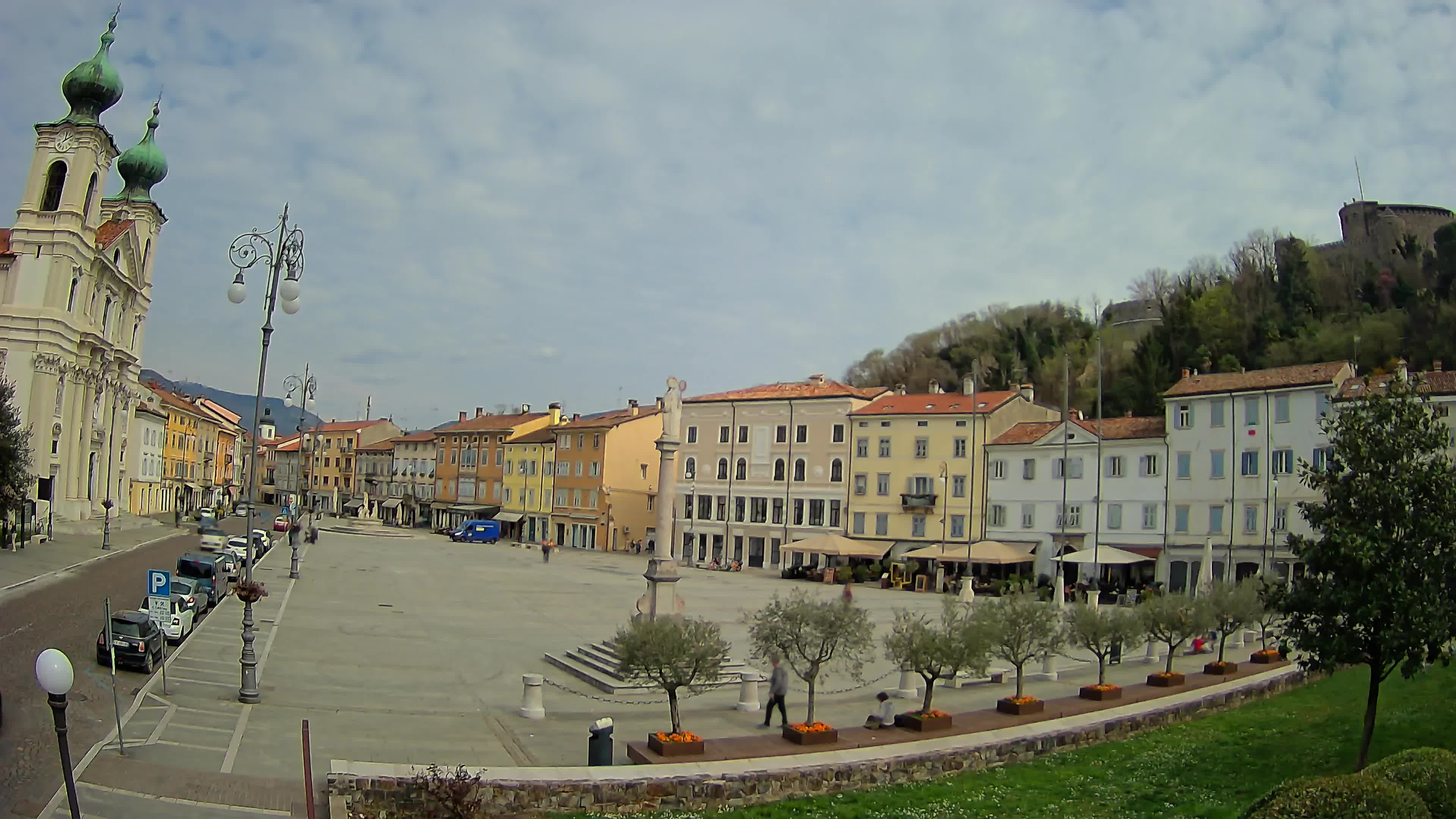 Gorizia Piazza della Vittoria e chiesa di S. Ignazio