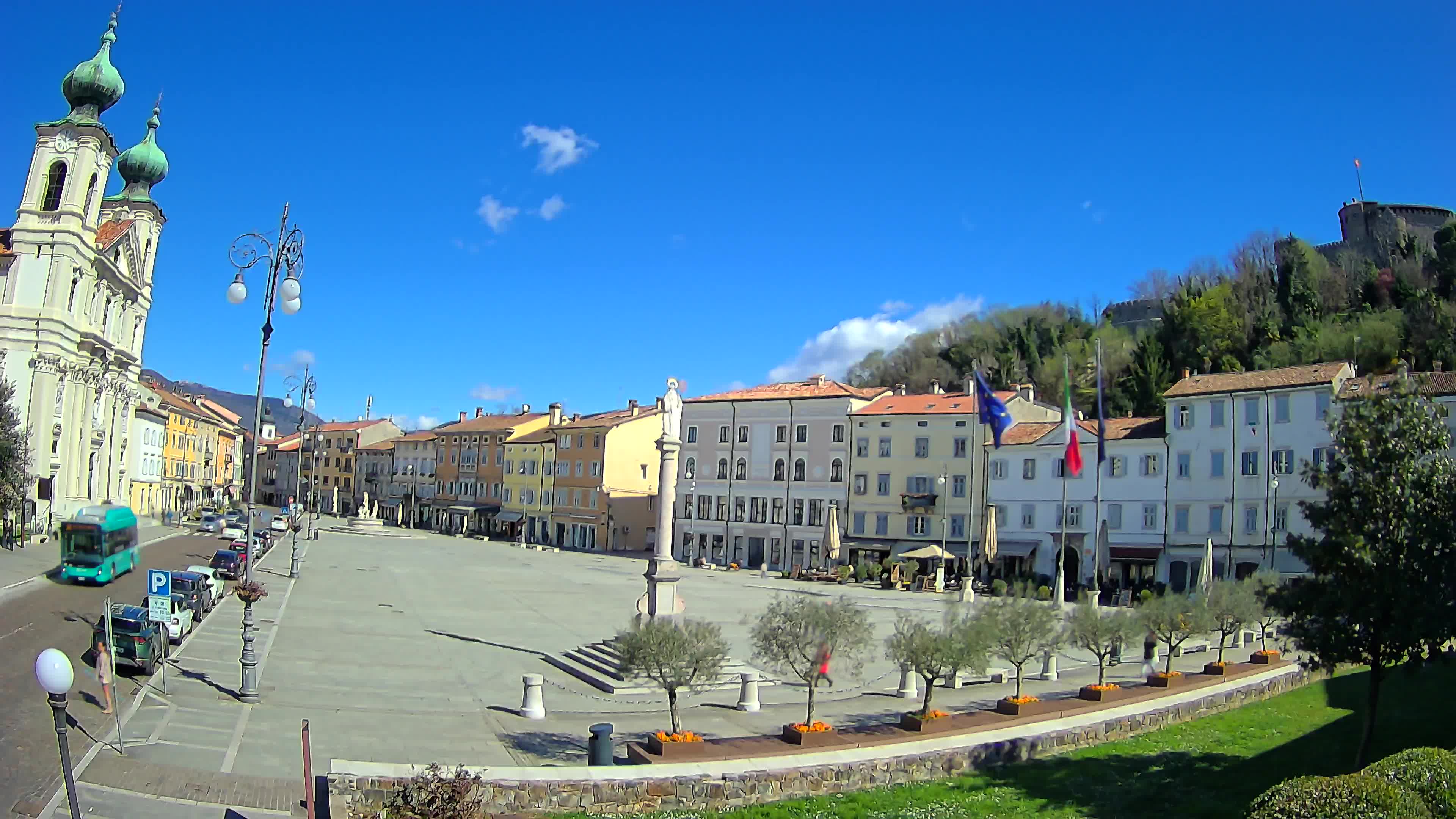 Gorizia Piazza della Vittoria e chiesa di S. Ignazio