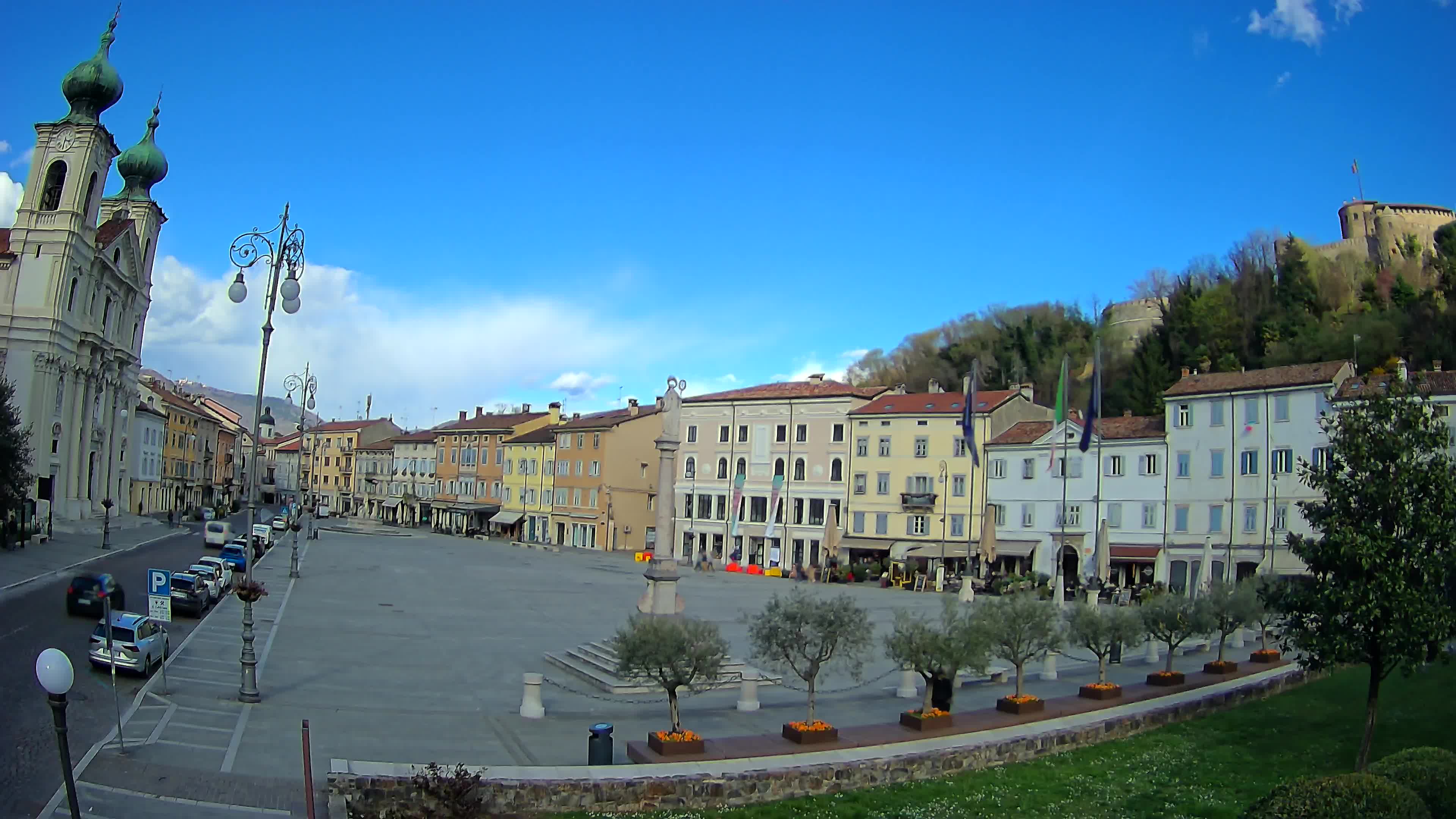 Gorizia Piazza della Vittoria e chiesa di S. Ignazio