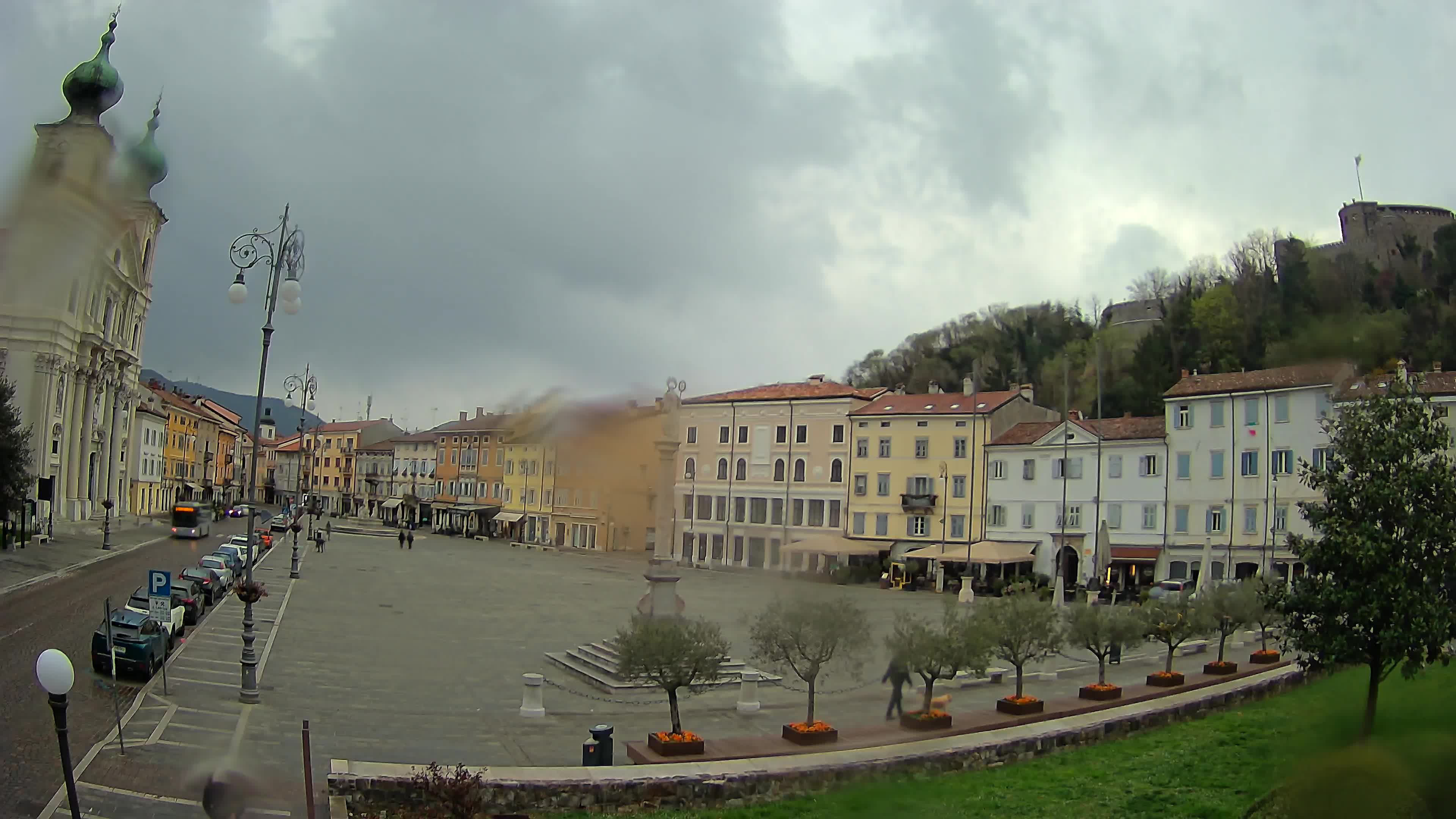 Gorizia – Plaza Vittoria – iglesia de San Pedro. Ignacio