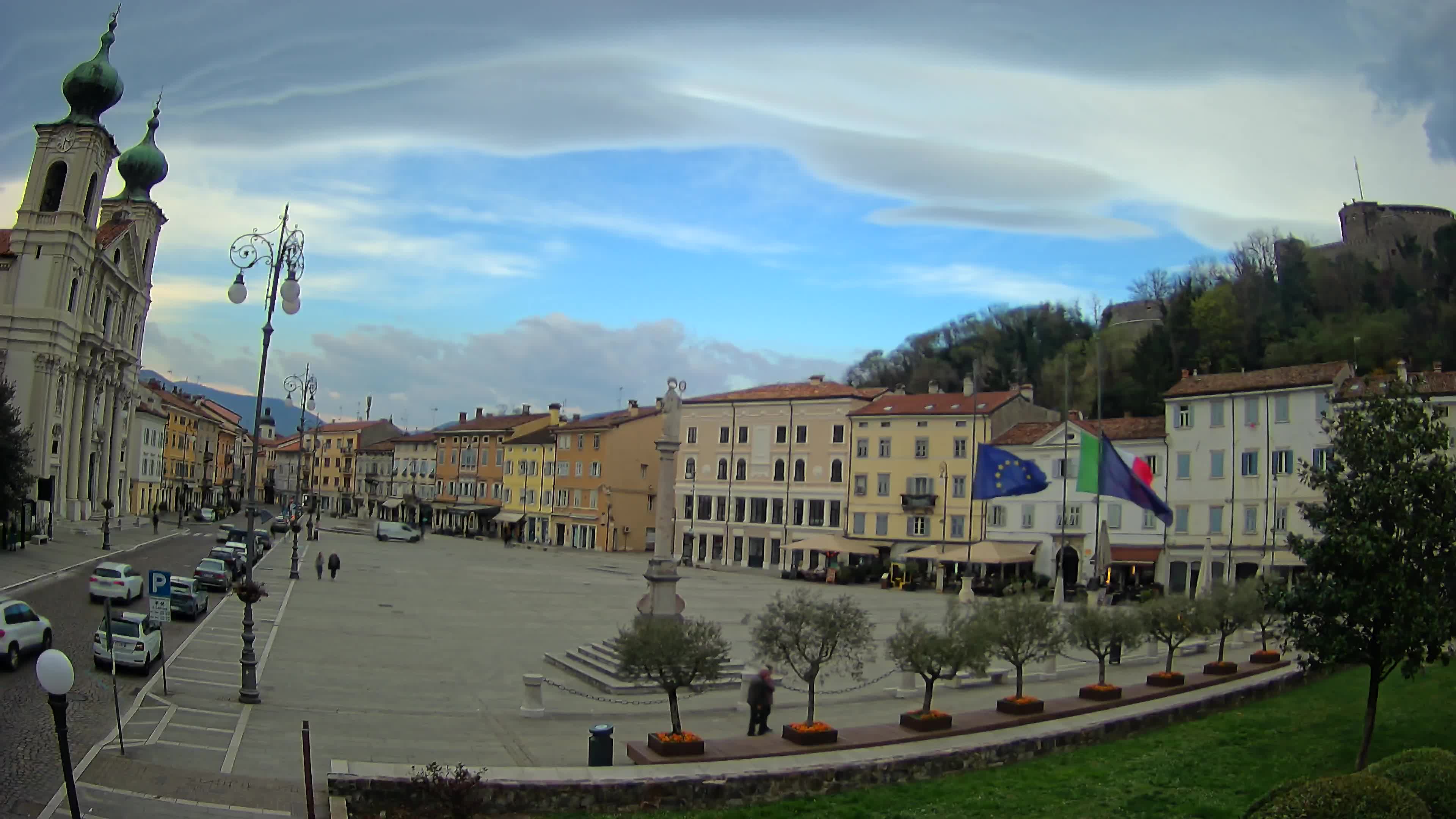 Gorizia Piazza della Vittoria e chiesa di S. Ignazio
