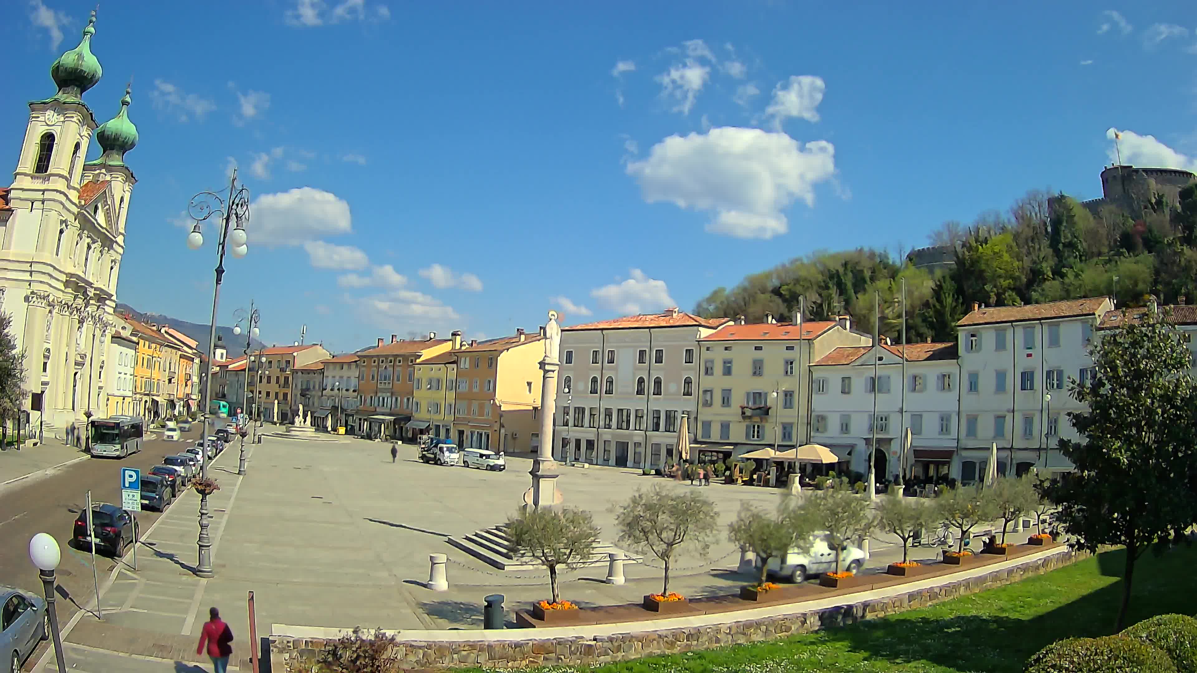 Gorizia Piazza della Vittoria e chiesa di S. Ignazio