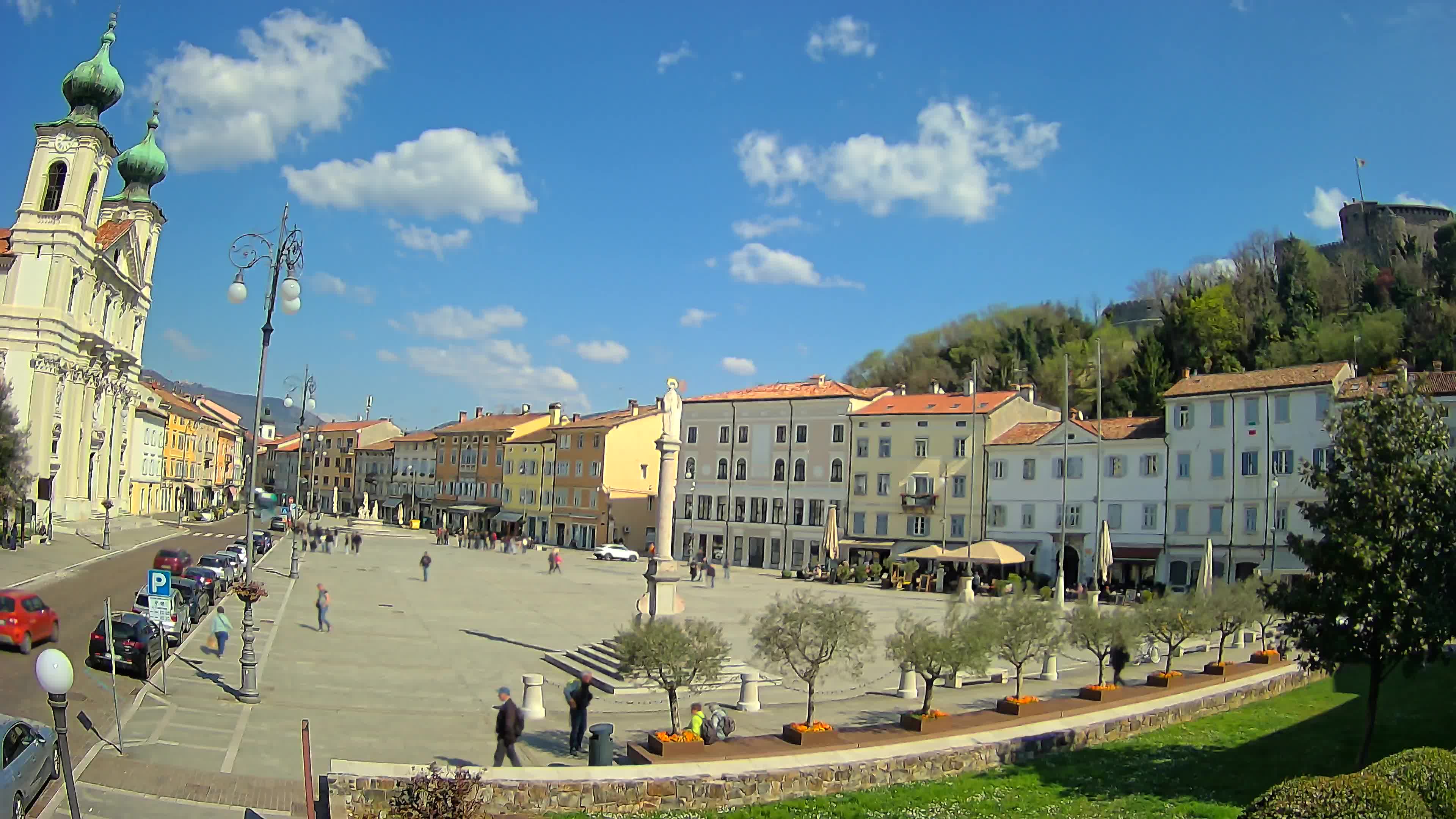 Gorizia Piazza della Vittoria e chiesa di S. Ignazio