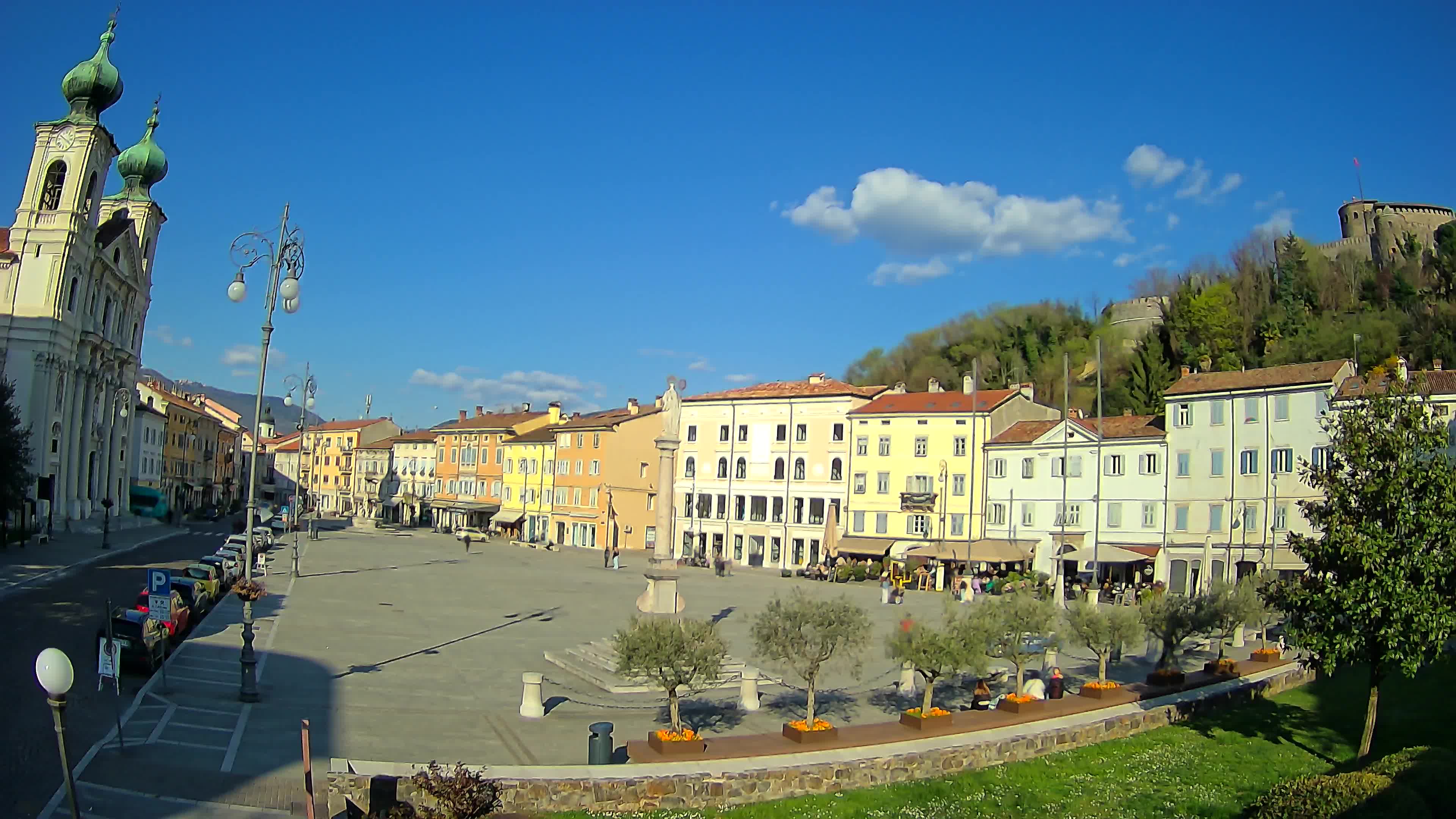 Gorizia Piazza della Vittoria e chiesa di S. Ignazio