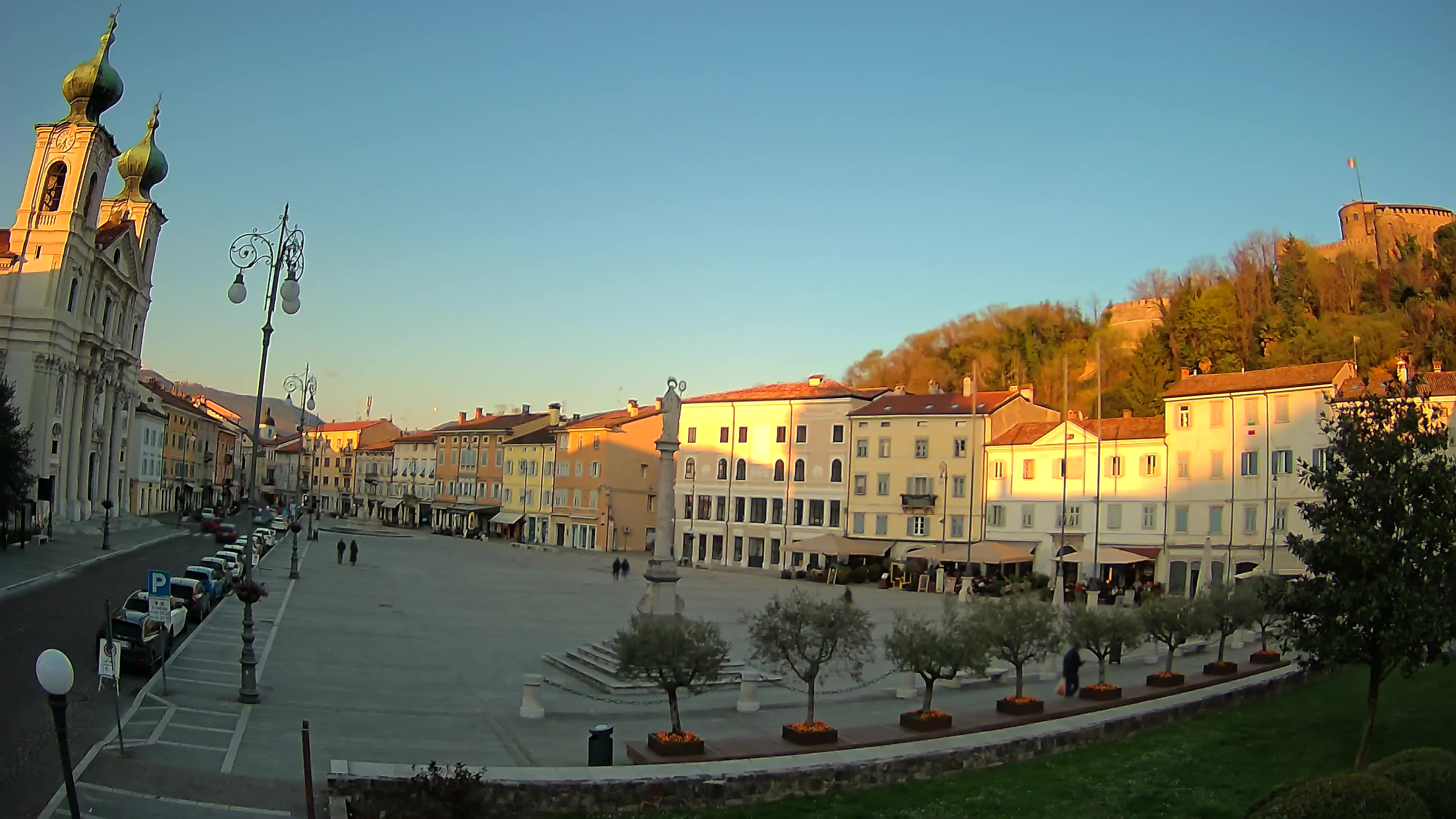 Gorizia Piazza della Vittoria e chiesa di S. Ignazio