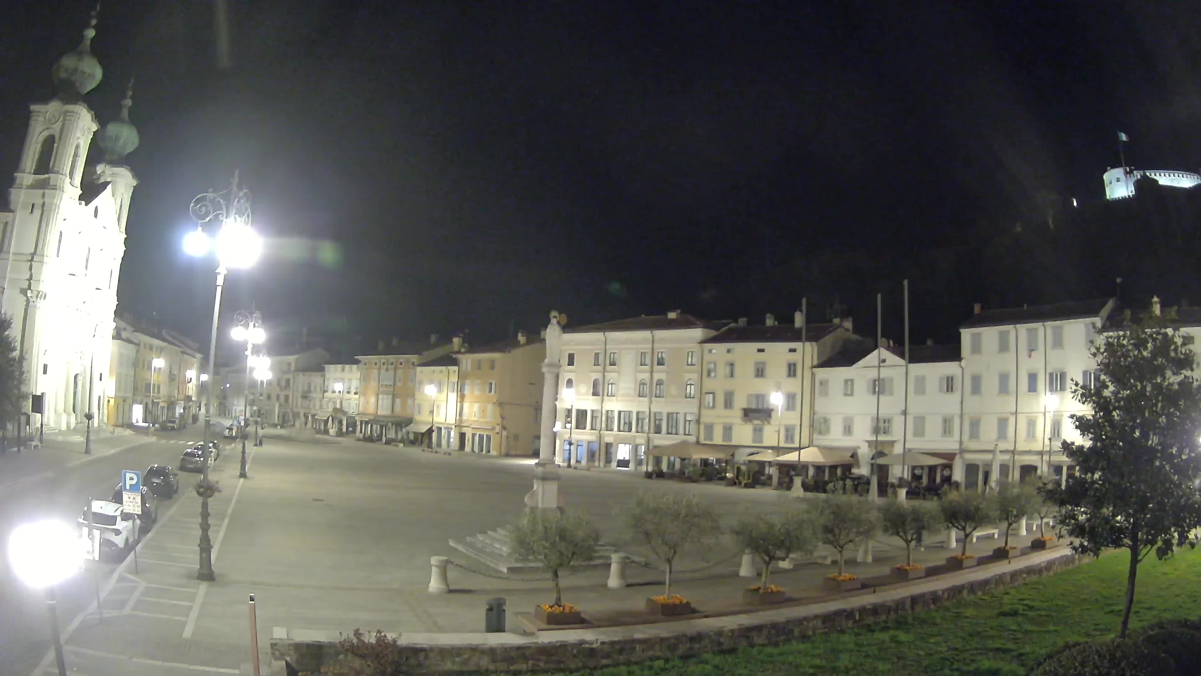 Kamera Gorica Travnik in cerkev sv. Ignacija