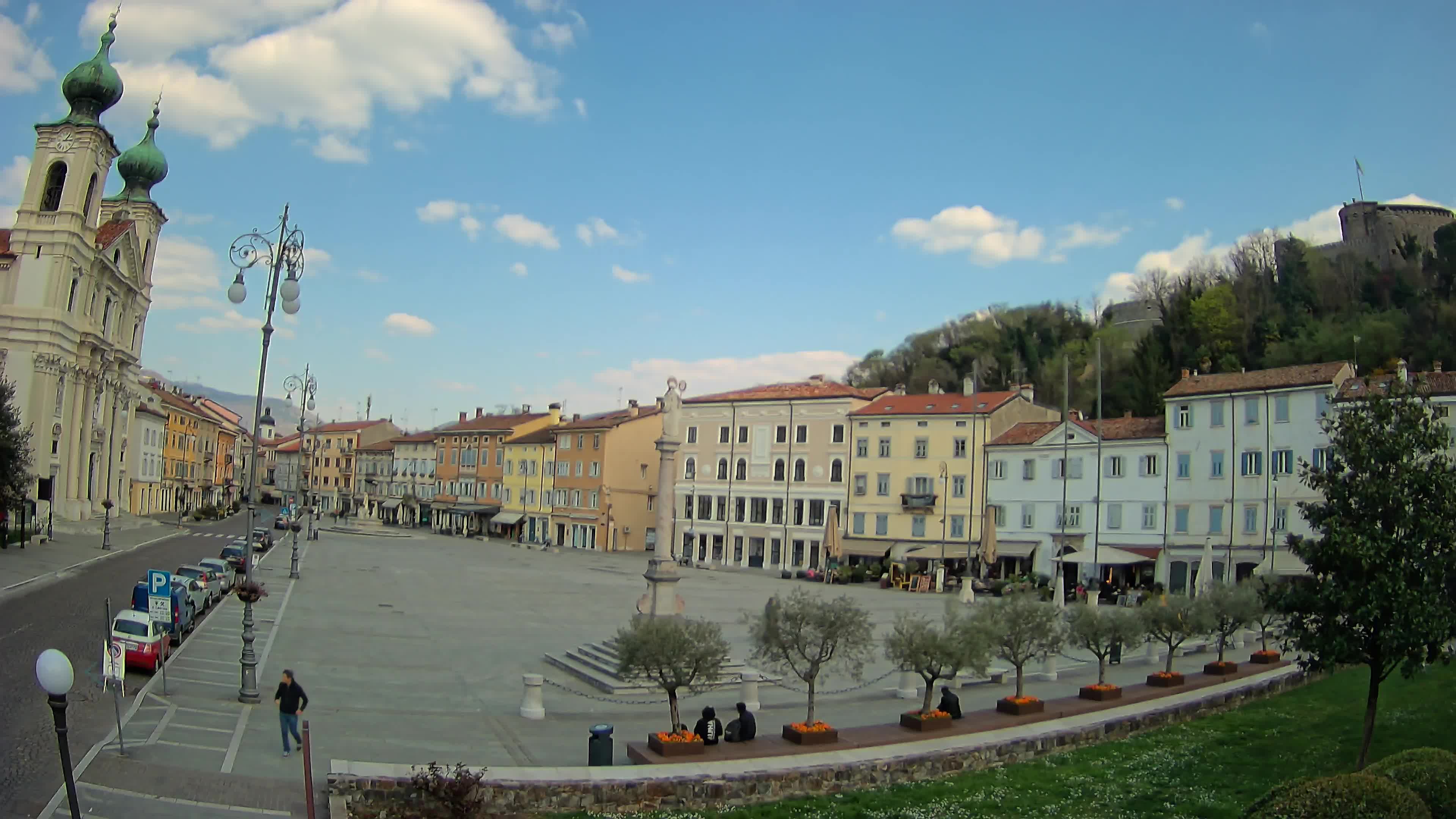 Gorizia – Plaza Vittoria – iglesia de San Pedro. Ignacio