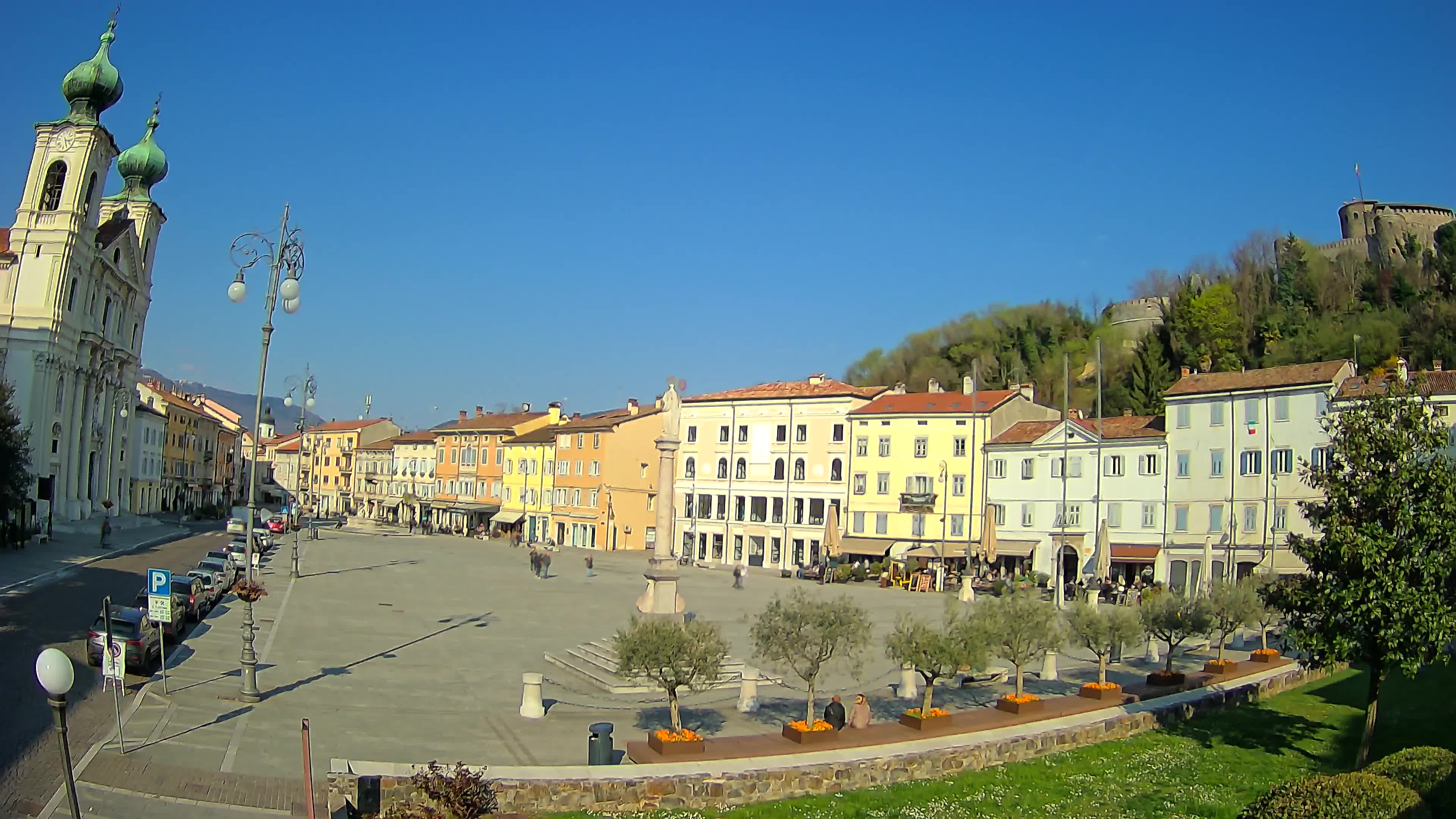 Gorizia – Plaza Vittoria – iglesia de San Pedro. Ignacio