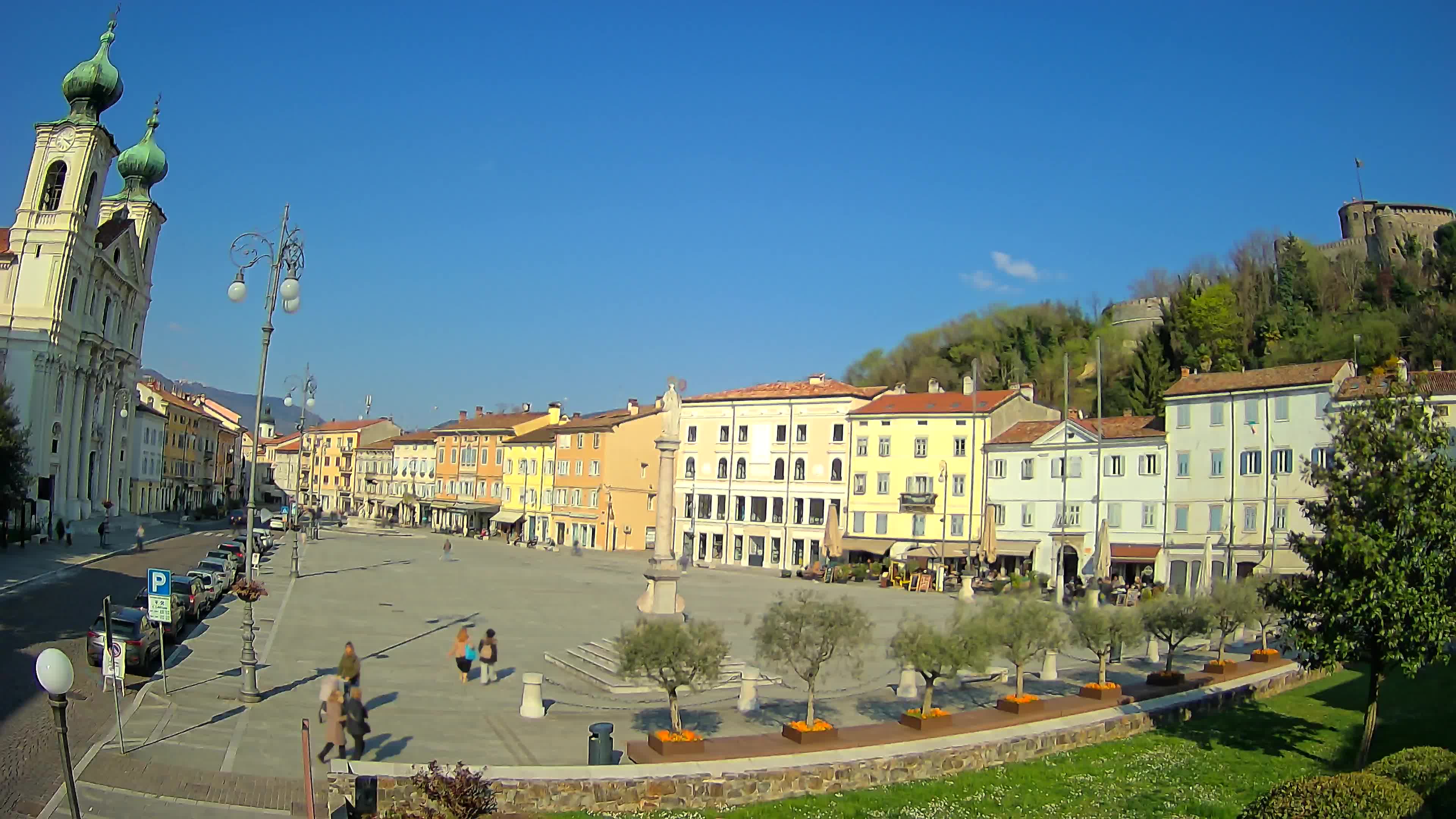 Gorizia Piazza della Vittoria e chiesa di S. Ignazio