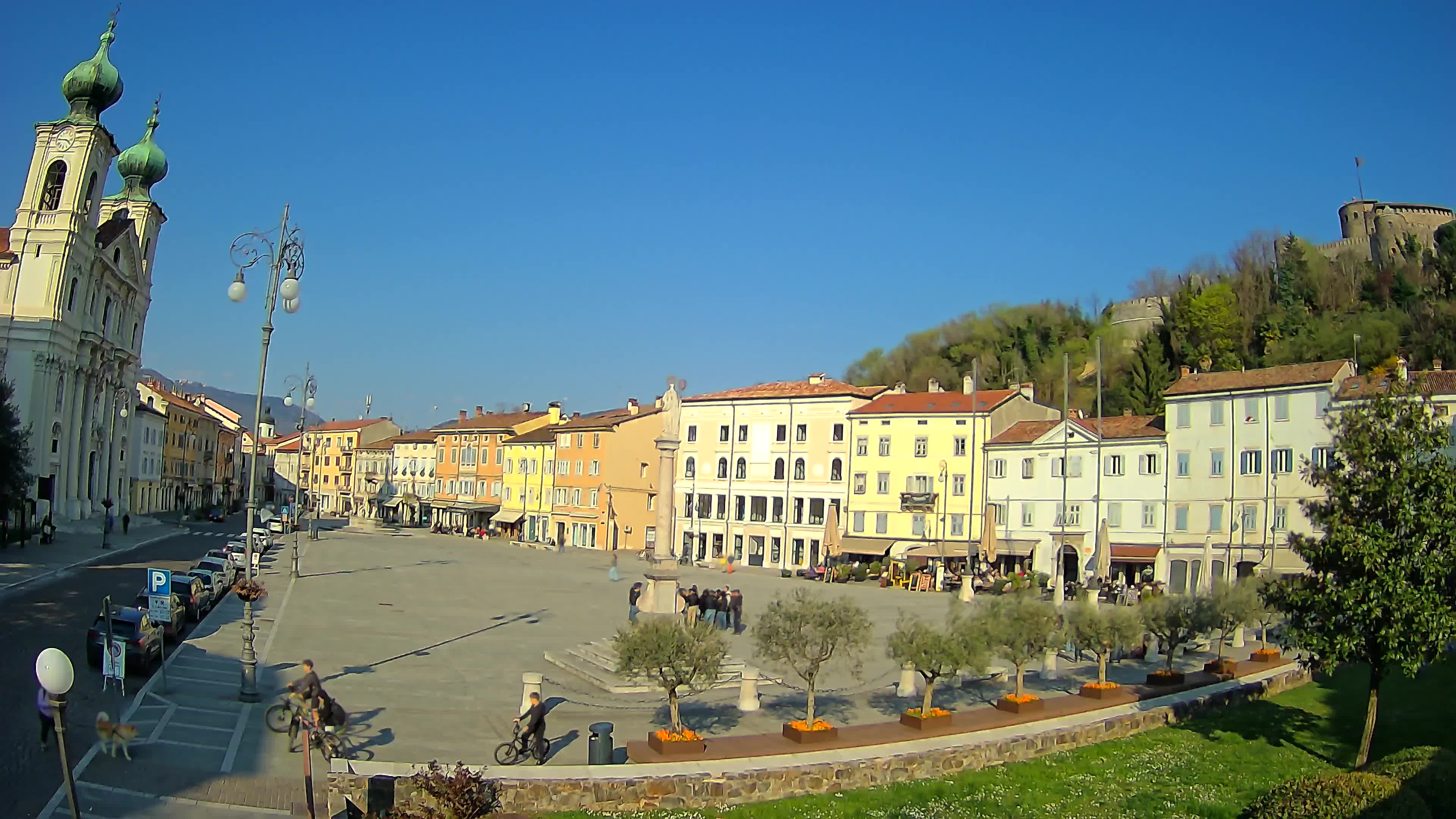Gorizia Piazza della Vittoria e chiesa di S. Ignazio