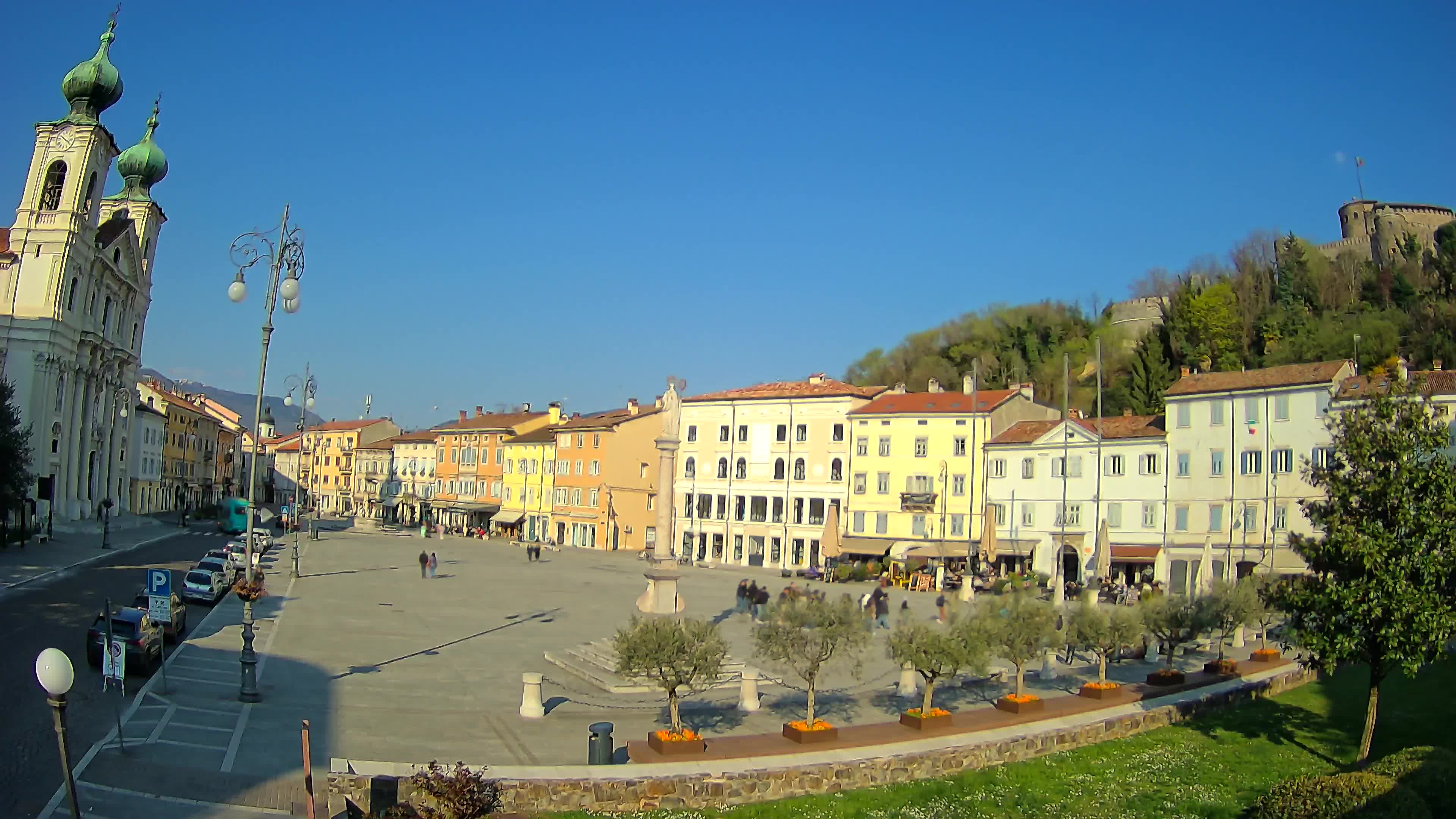Gorizia Piazza della Vittoria e chiesa di S. Ignazio
