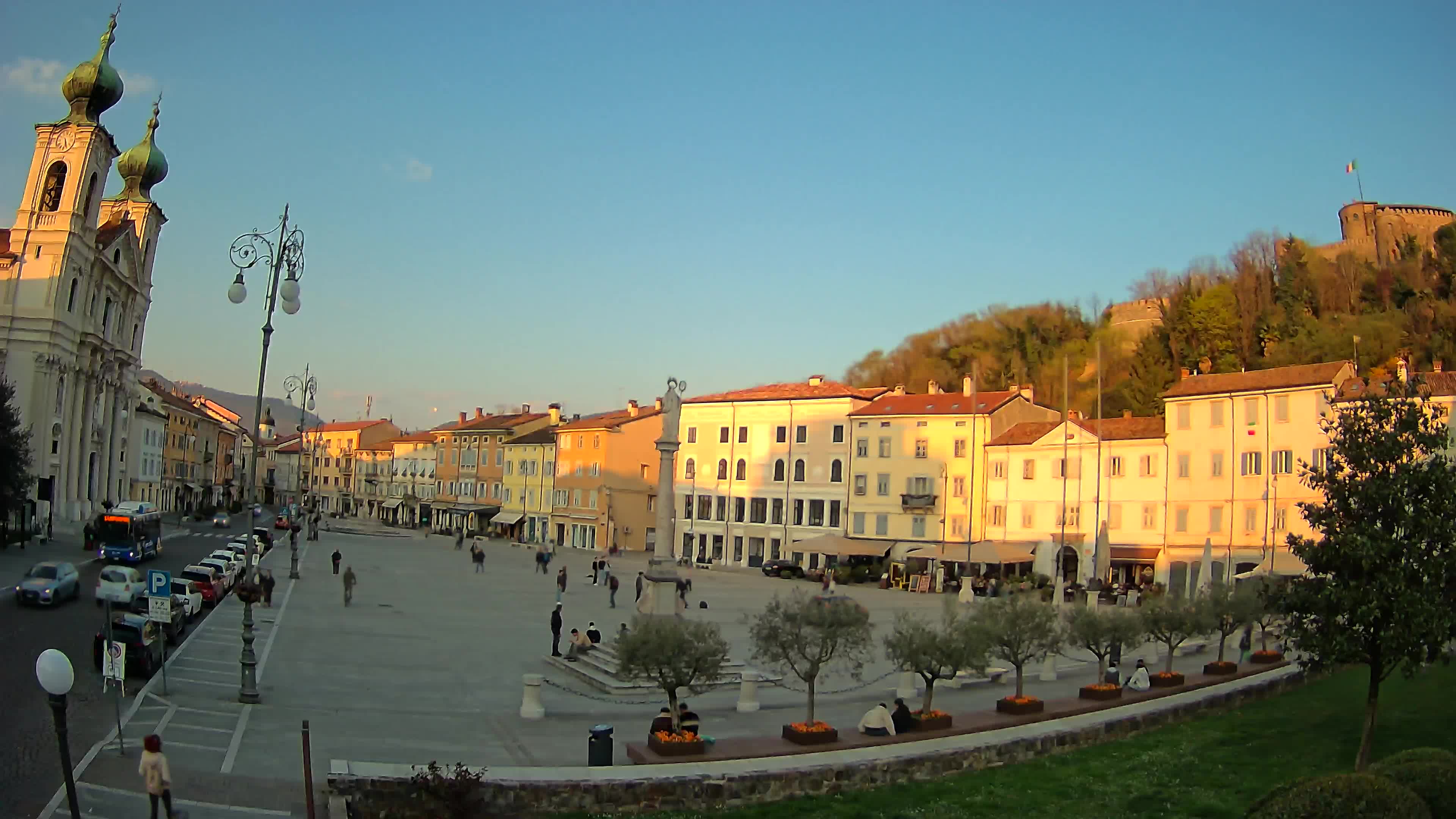 Gorizia Piazza della Vittoria e chiesa di S. Ignazio