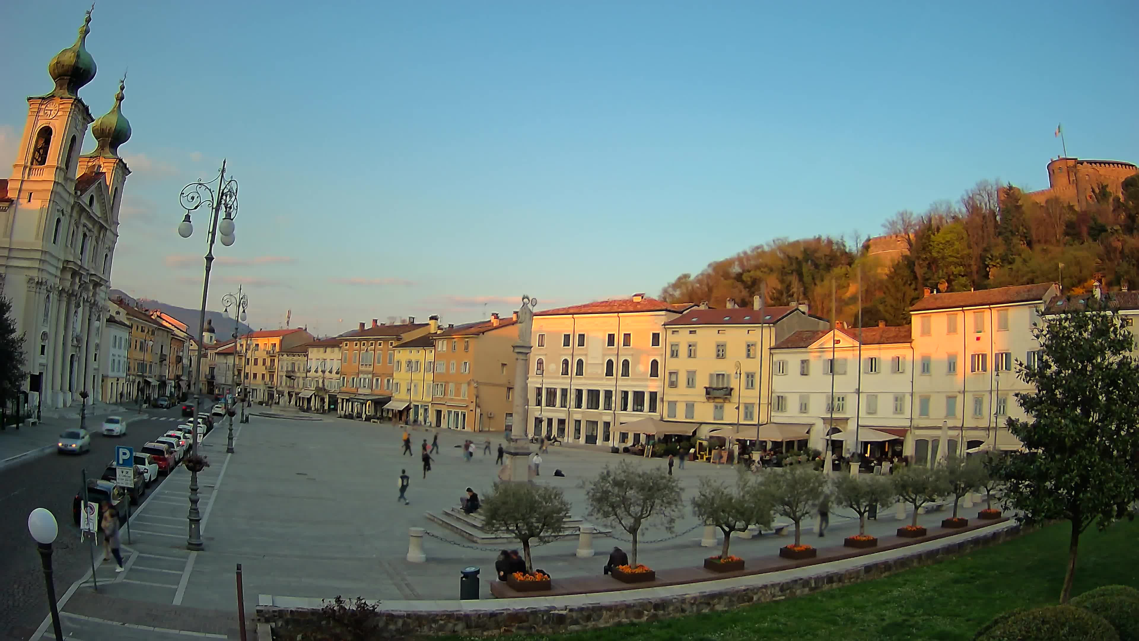 Gorizia – Plaza Vittoria – iglesia de San Pedro. Ignacio