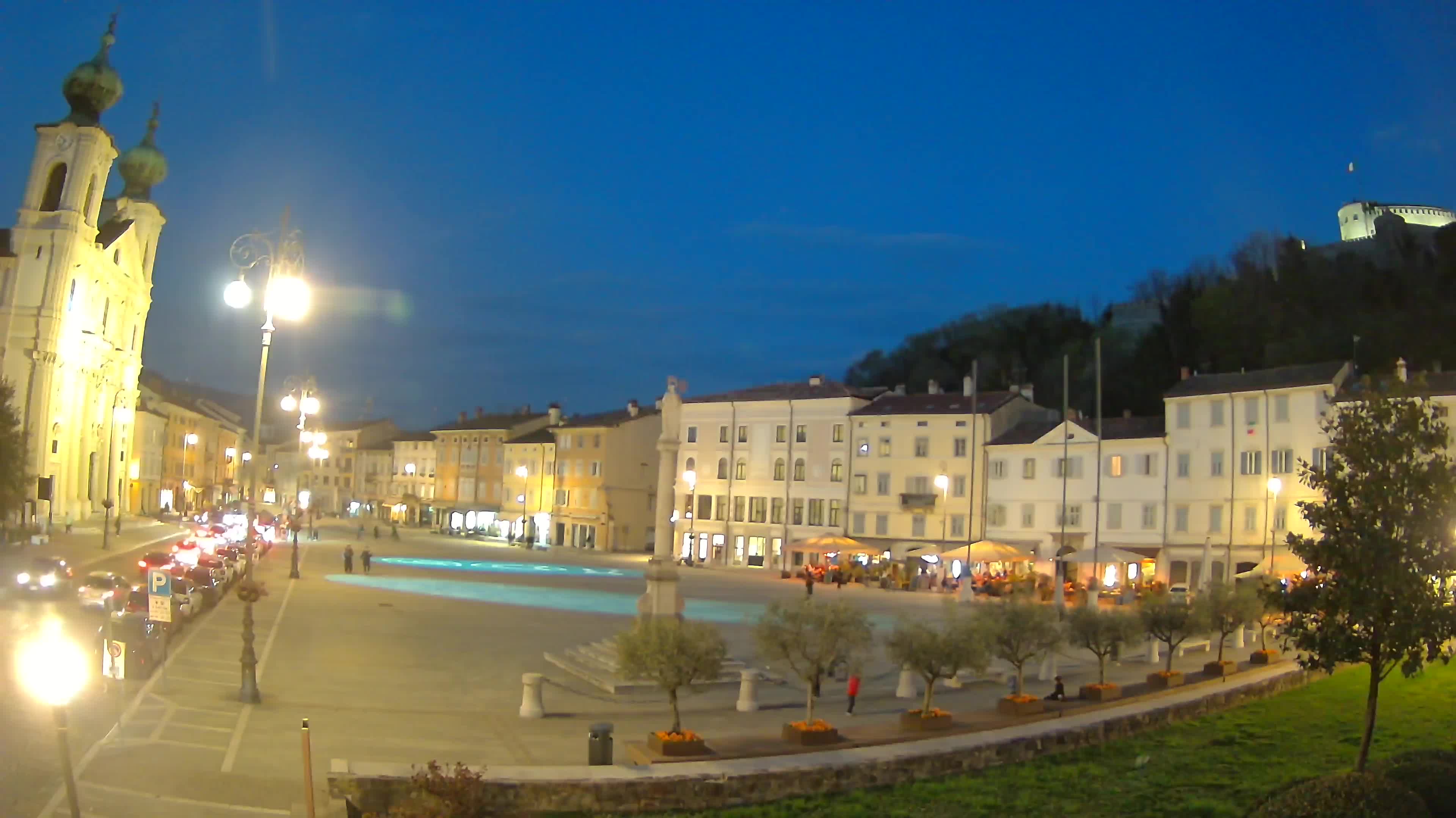 Gorizia Piazza della Vittoria e chiesa di S. Ignazio