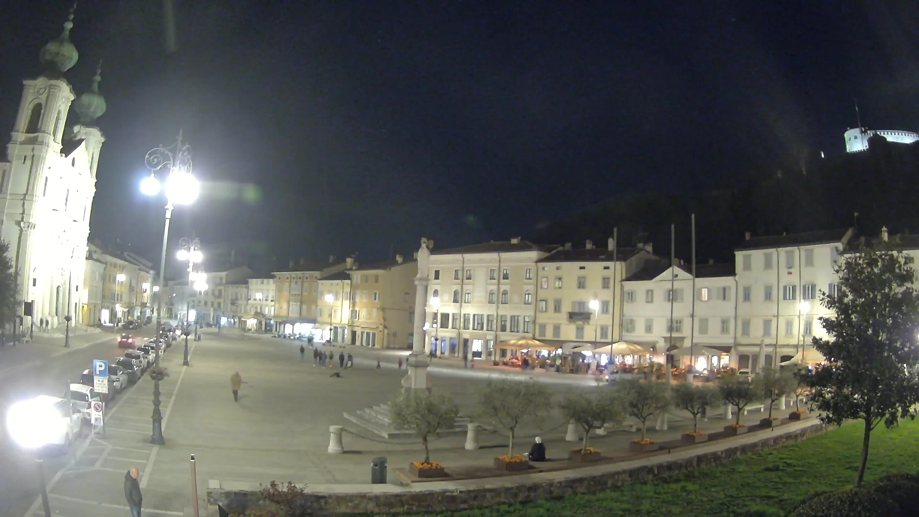 Gorizia Piazza della Vittoria e chiesa di S. Ignazio