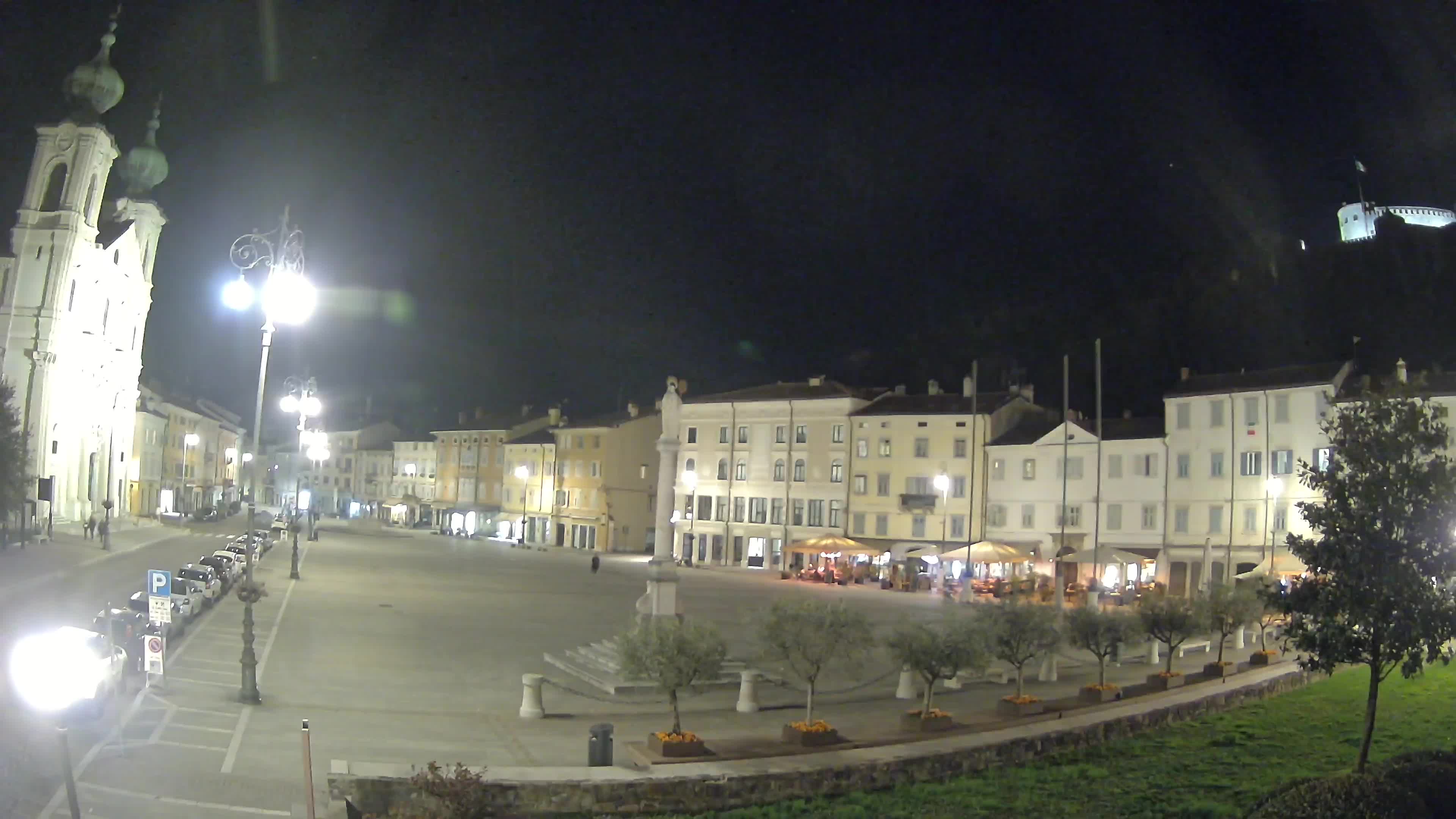 Gorizia Piazza della Vittoria e chiesa di S. Ignazio
