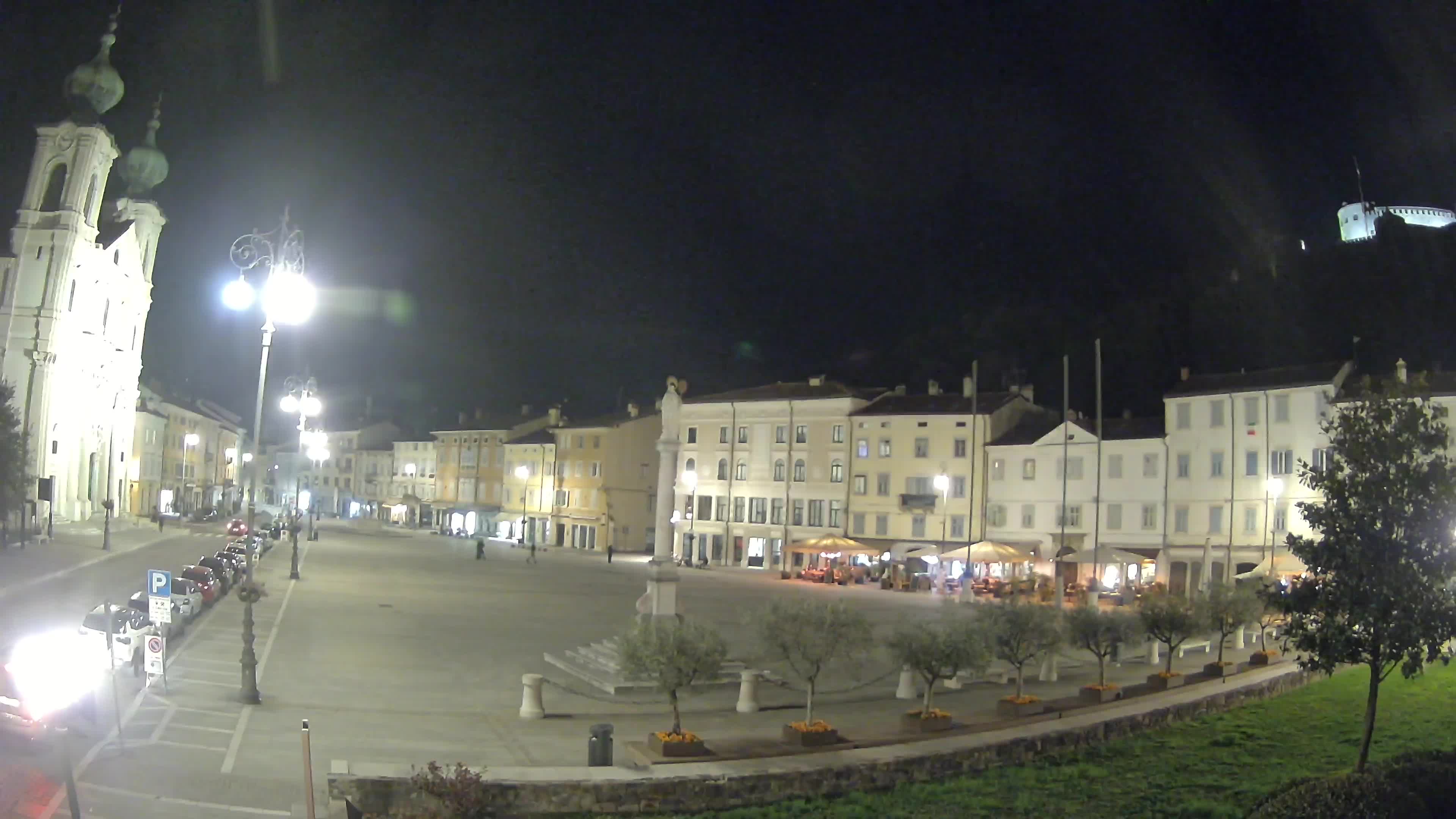 Kamera Gorica Travnik in cerkev sv. Ignacija