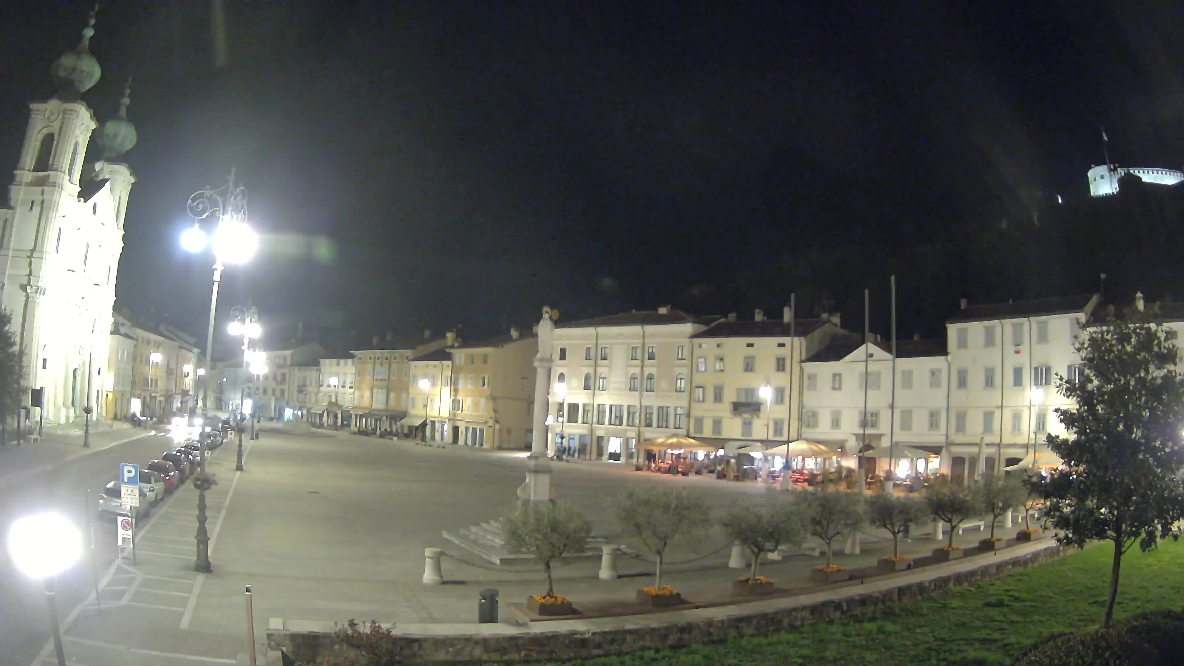 Kamera Gorica Travnik in cerkev sv. Ignacija