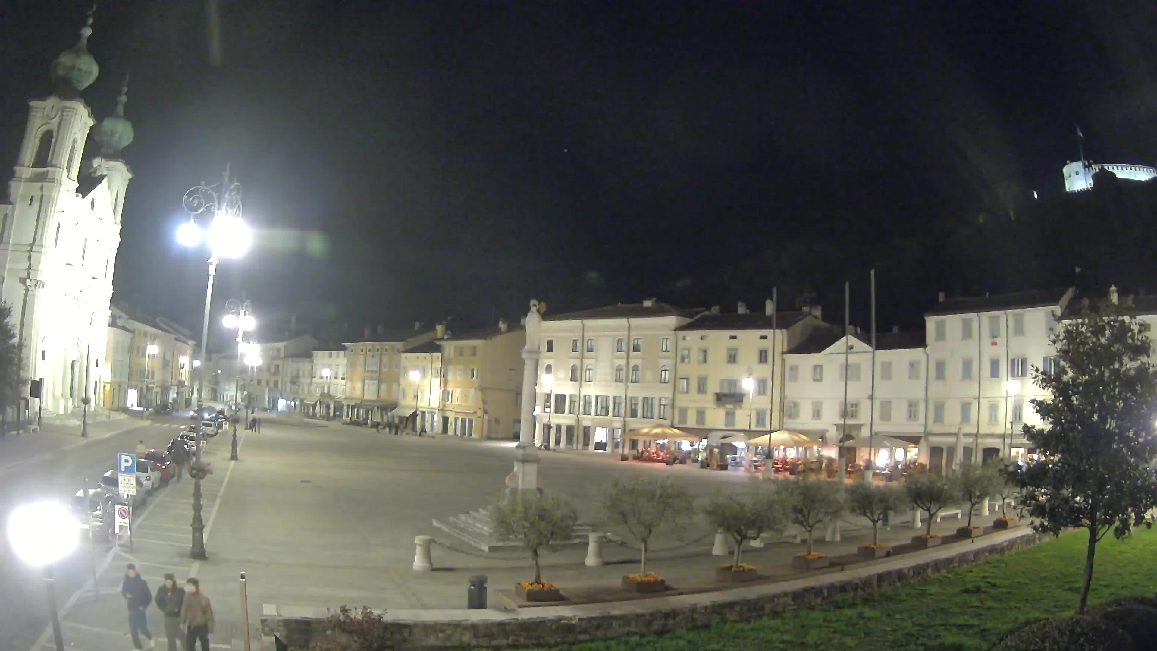 Kamera Gorica Travnik in cerkev sv. Ignacija