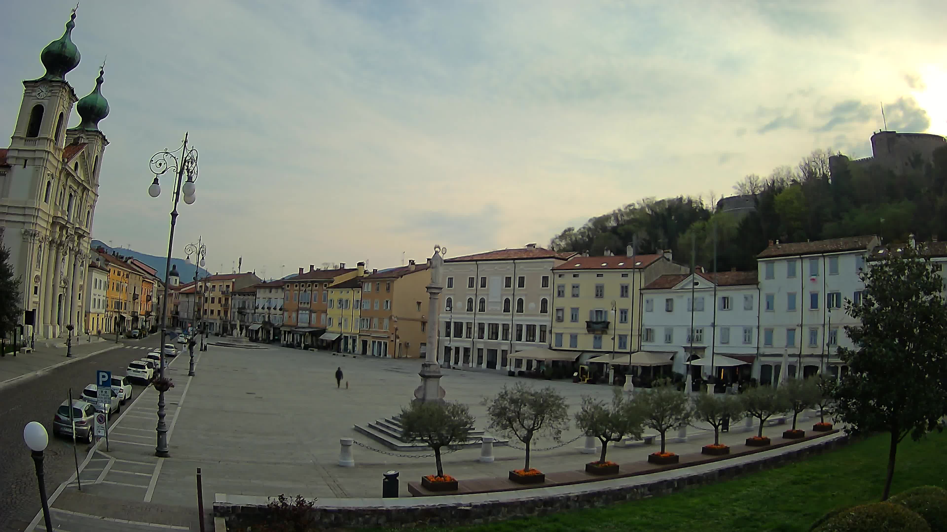 Gorizia Piazza della Vittoria e chiesa di S. Ignazio
