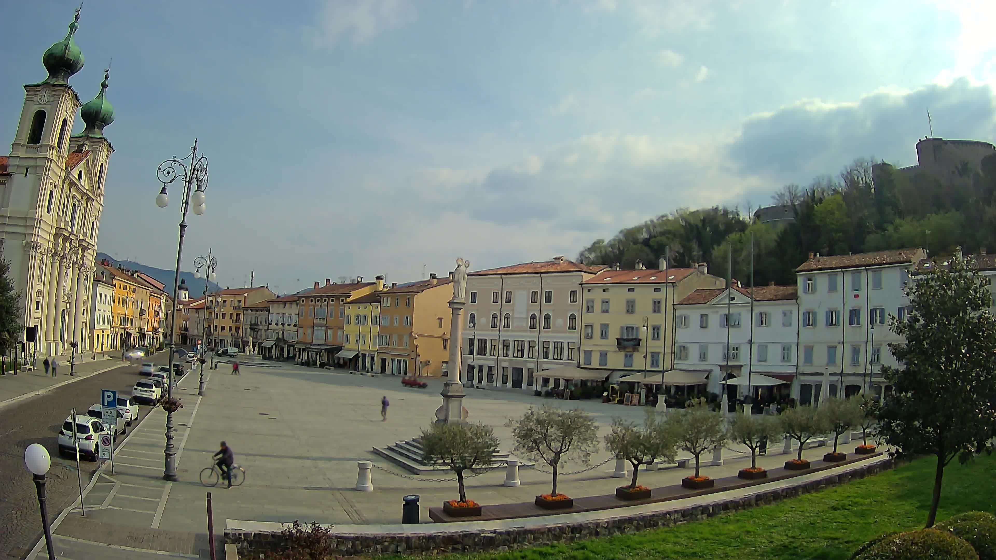 Gorizia Piazza della Vittoria e chiesa di S. Ignazio
