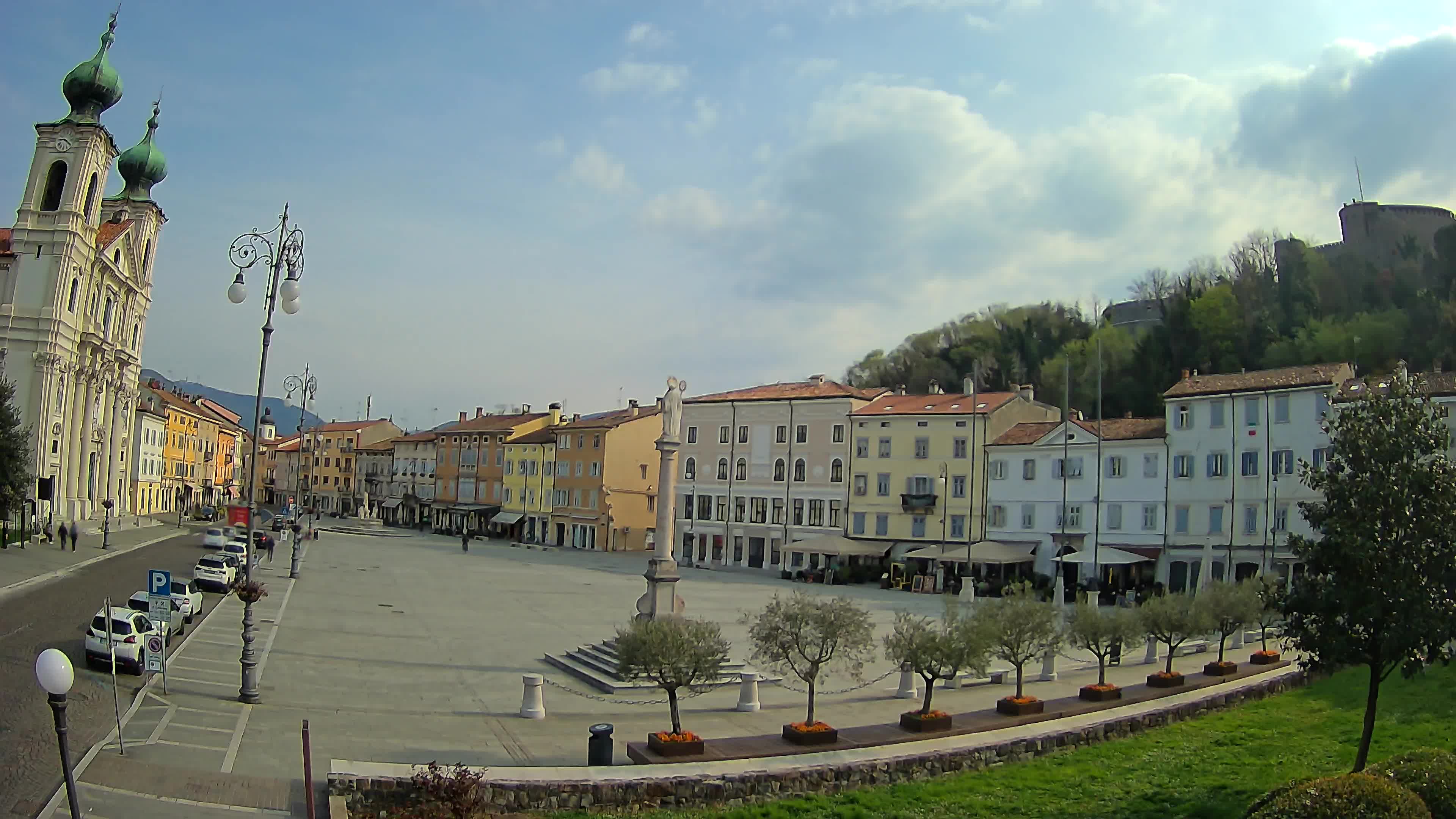 Gorizia Piazza della Vittoria e chiesa di S. Ignazio