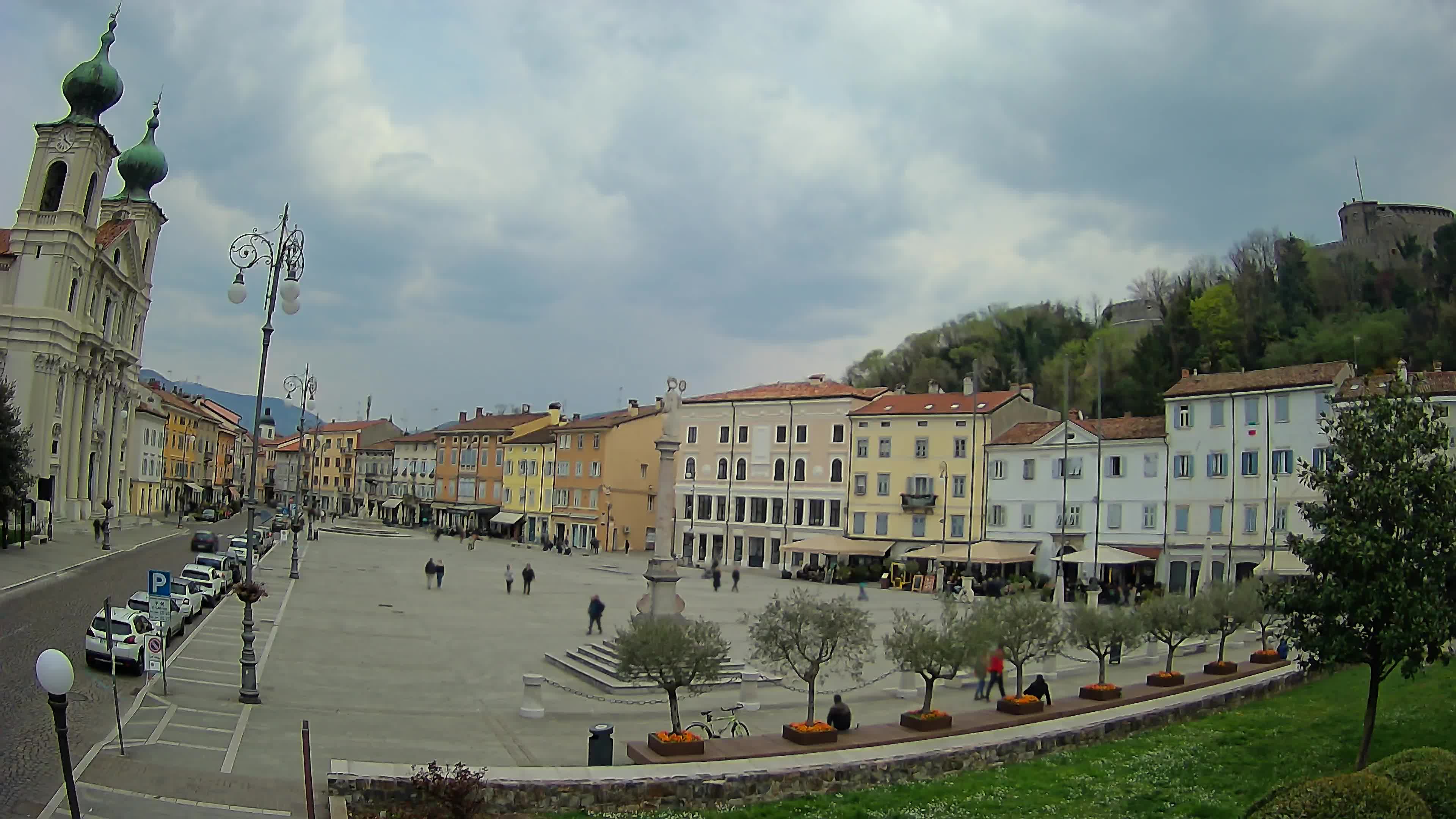 Gorizia – Plaza Vittoria – iglesia de San Pedro. Ignacio