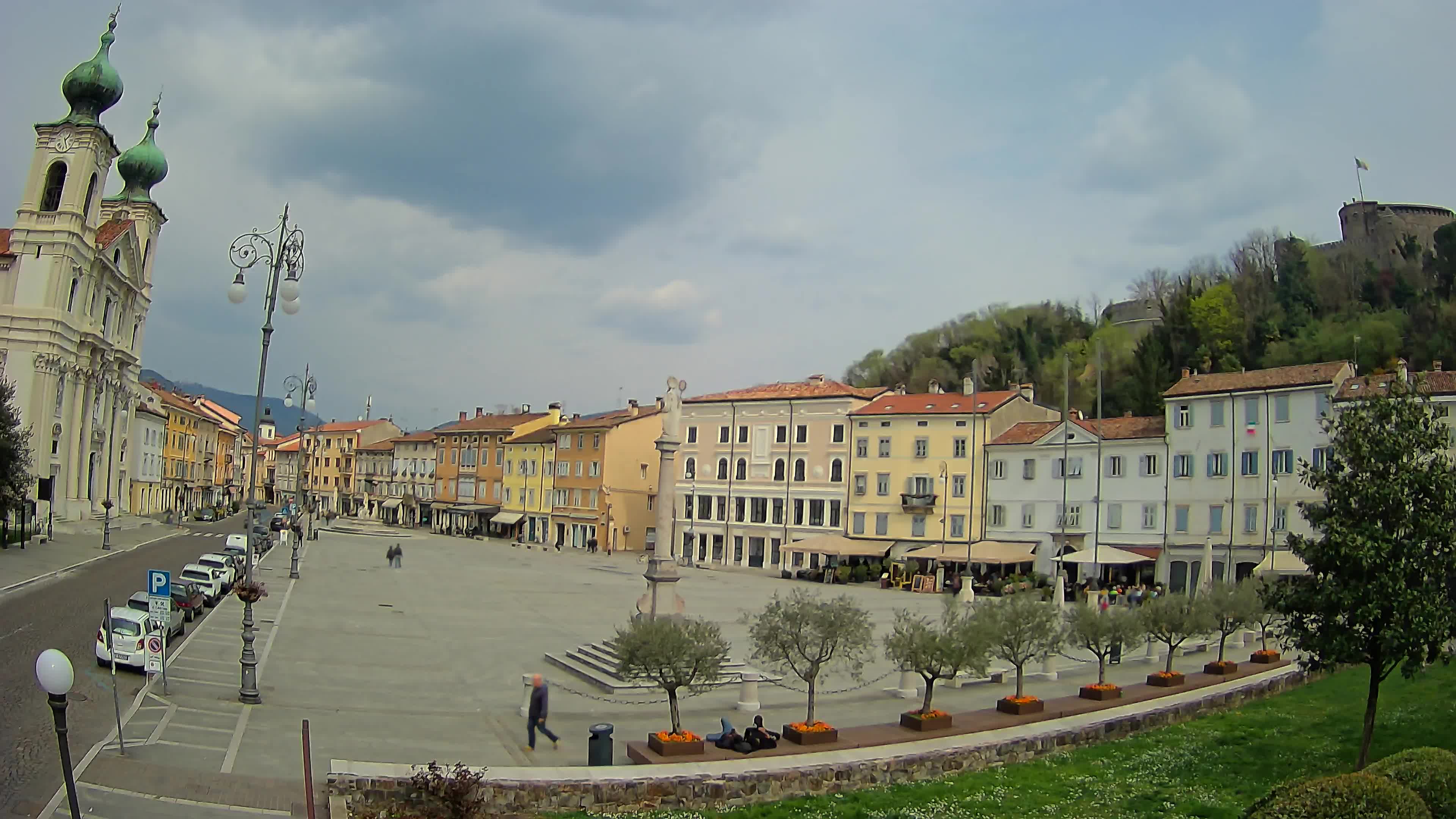 Gorizia Piazza della Vittoria e chiesa di S. Ignazio
