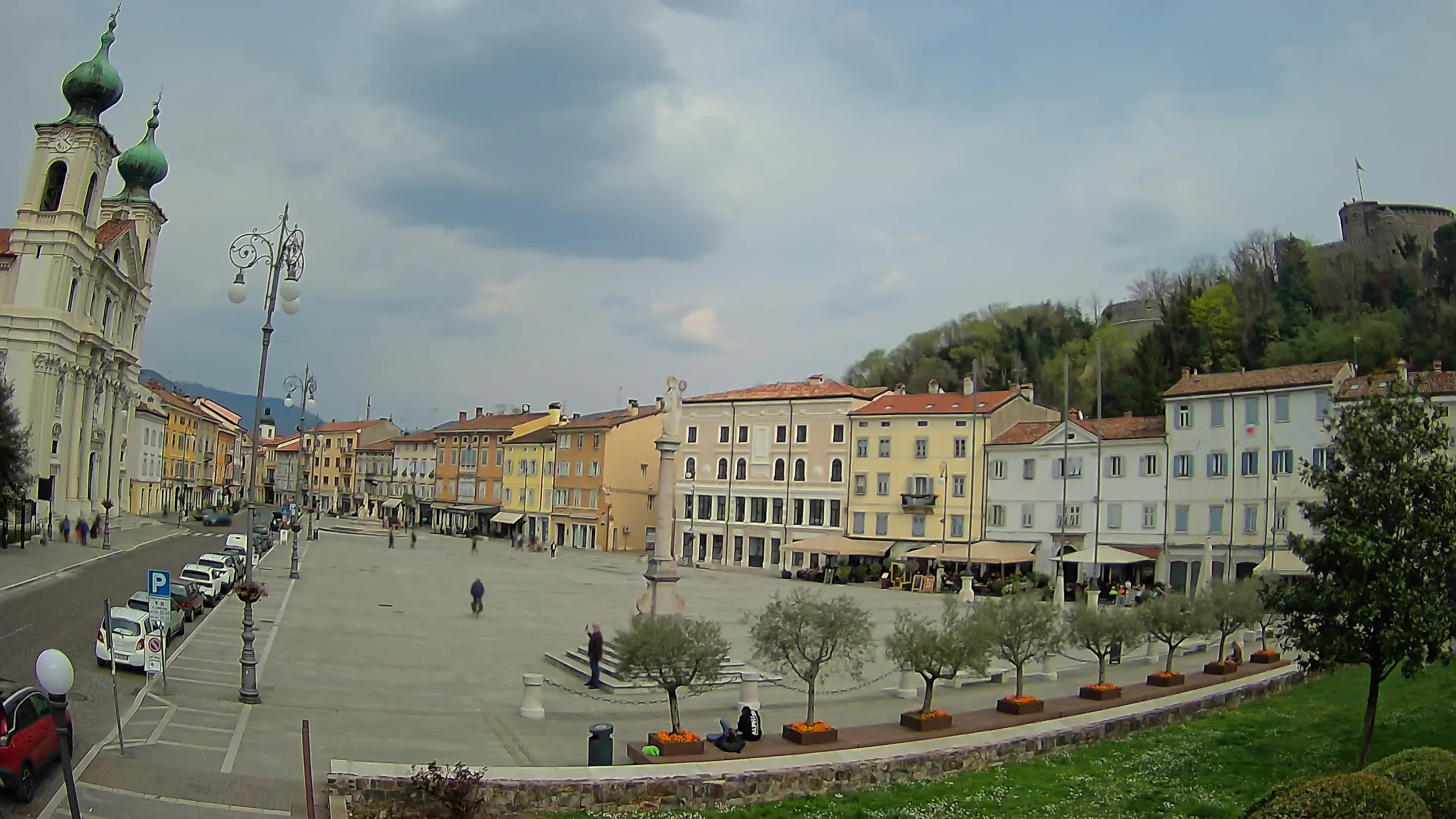 Gorizia – Plaza Vittoria – iglesia de San Pedro. Ignacio