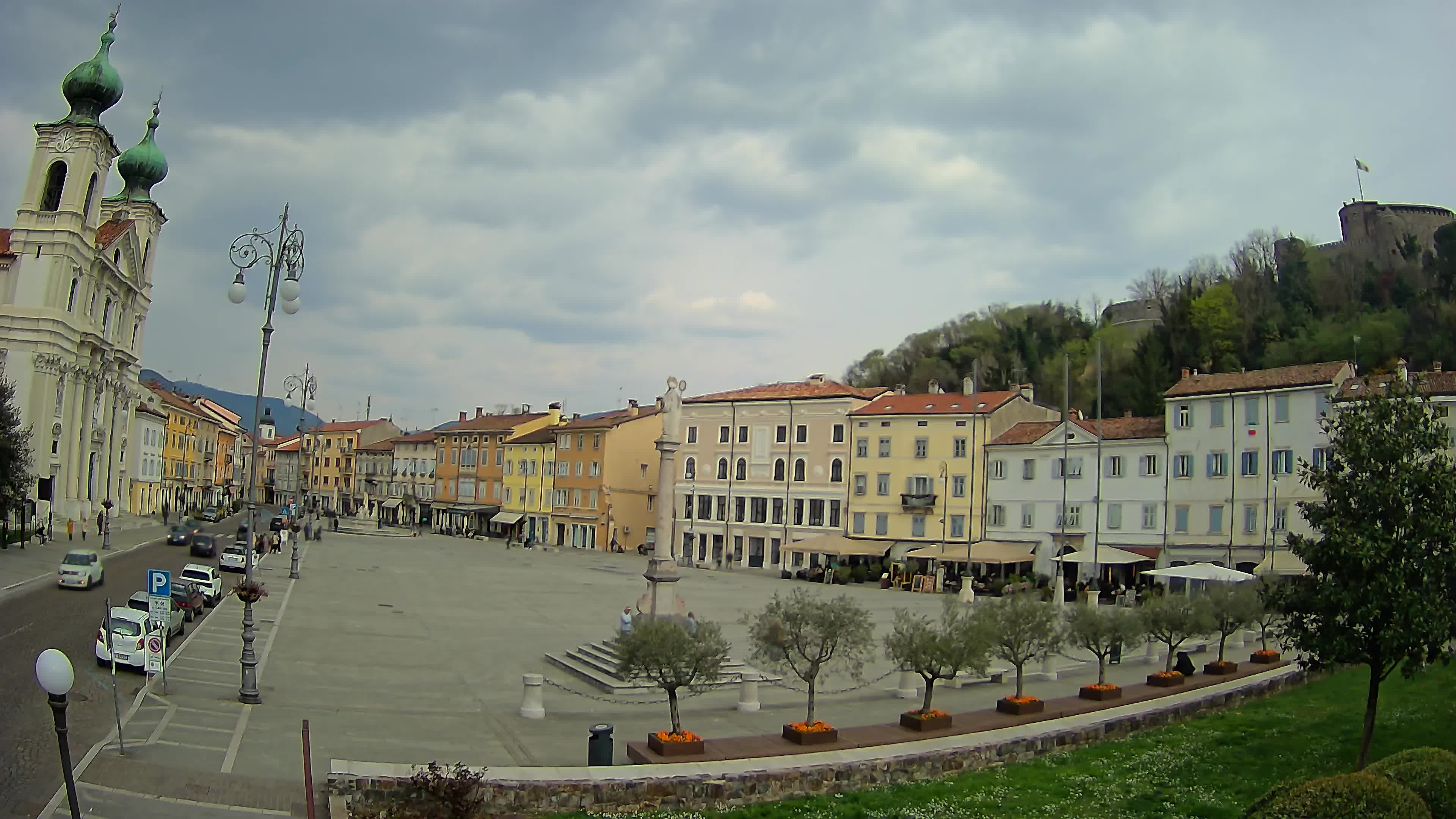 Gorizia – Plaza Vittoria – iglesia de San Pedro. Ignacio