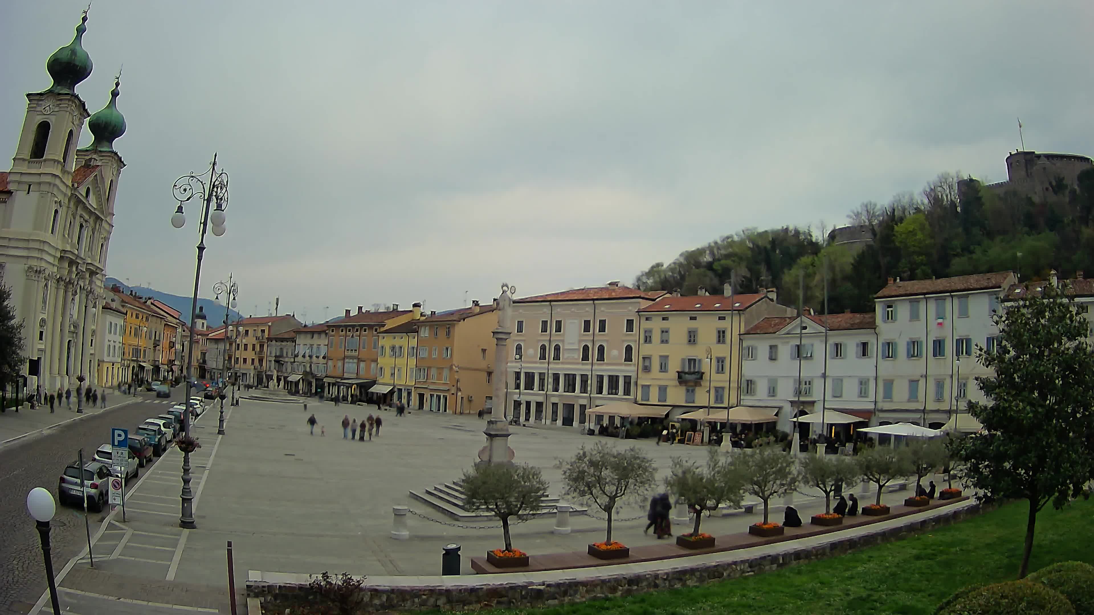 Gorizia Piazza della Vittoria e chiesa di S. Ignazio