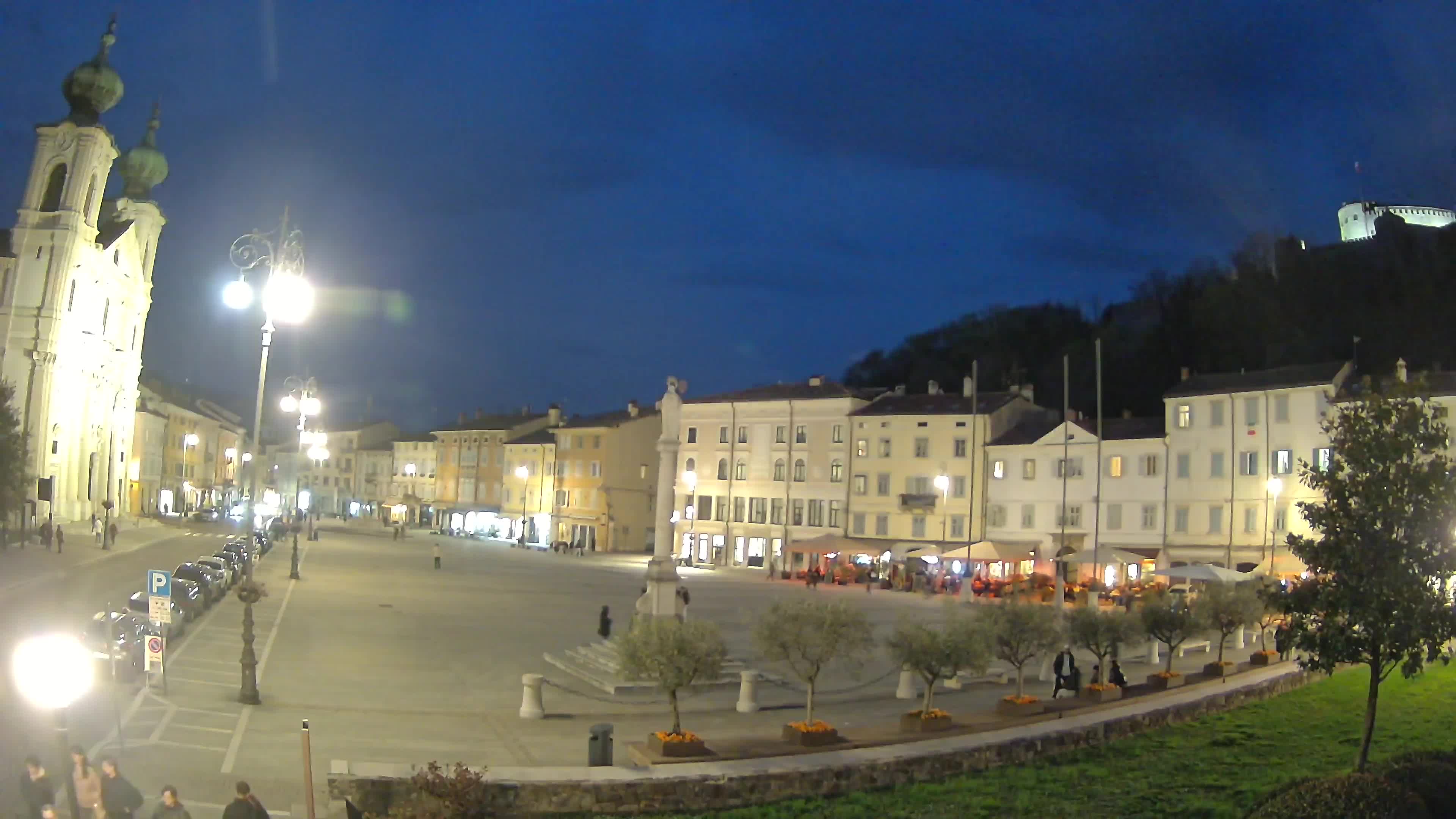 Gorizia Piazza della Vittoria e chiesa di S. Ignazio