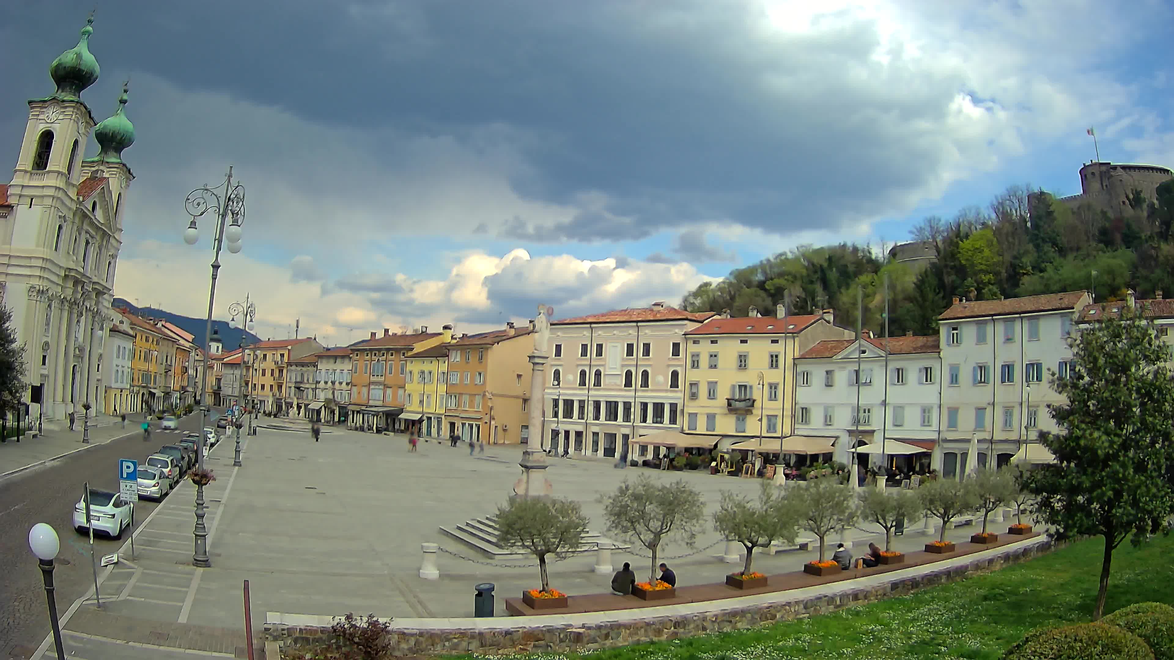 Gorizia – Plaza Vittoria – iglesia de San Pedro. Ignacio
