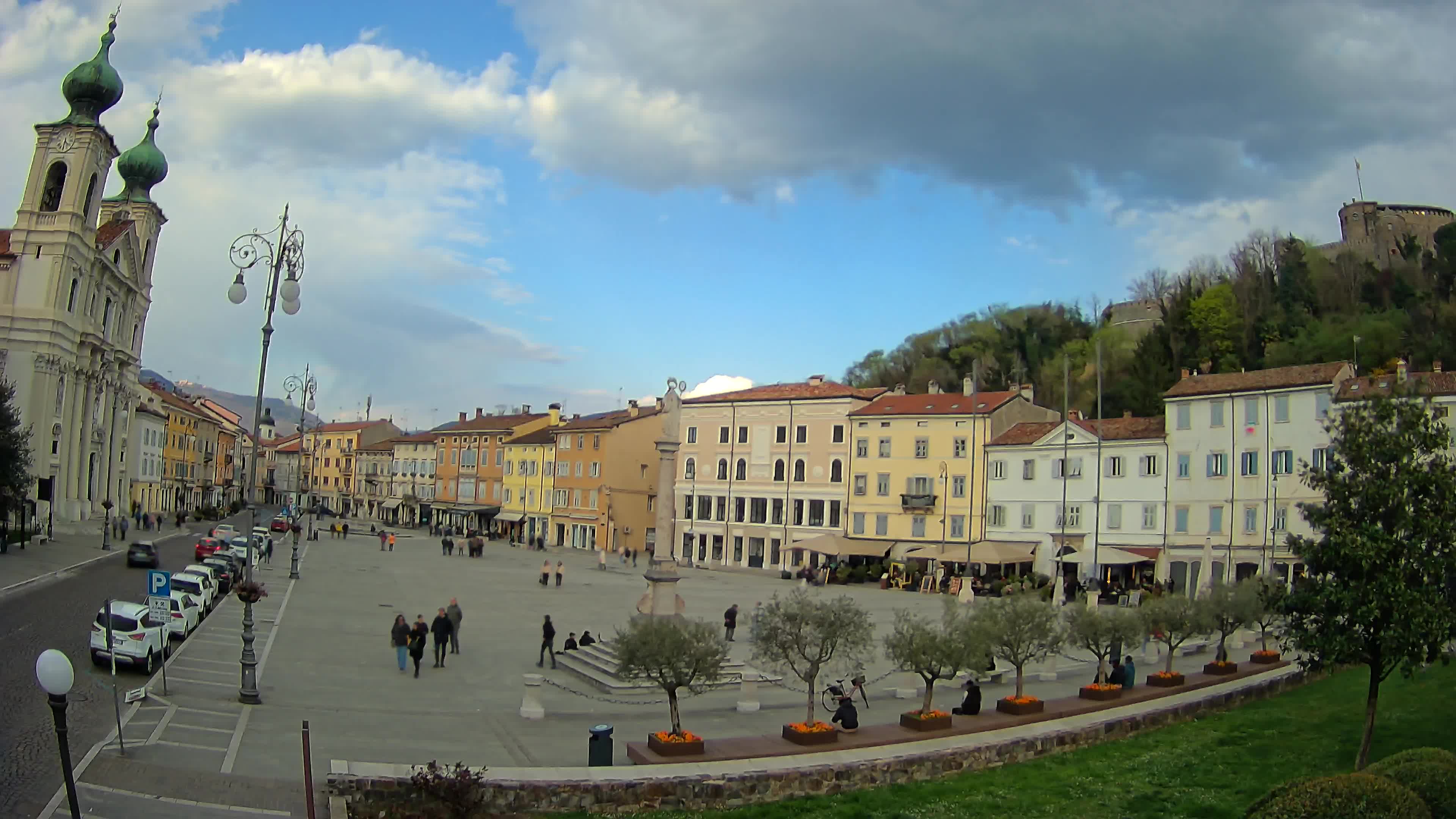 Gorizia Piazza della Vittoria e chiesa di S. Ignazio