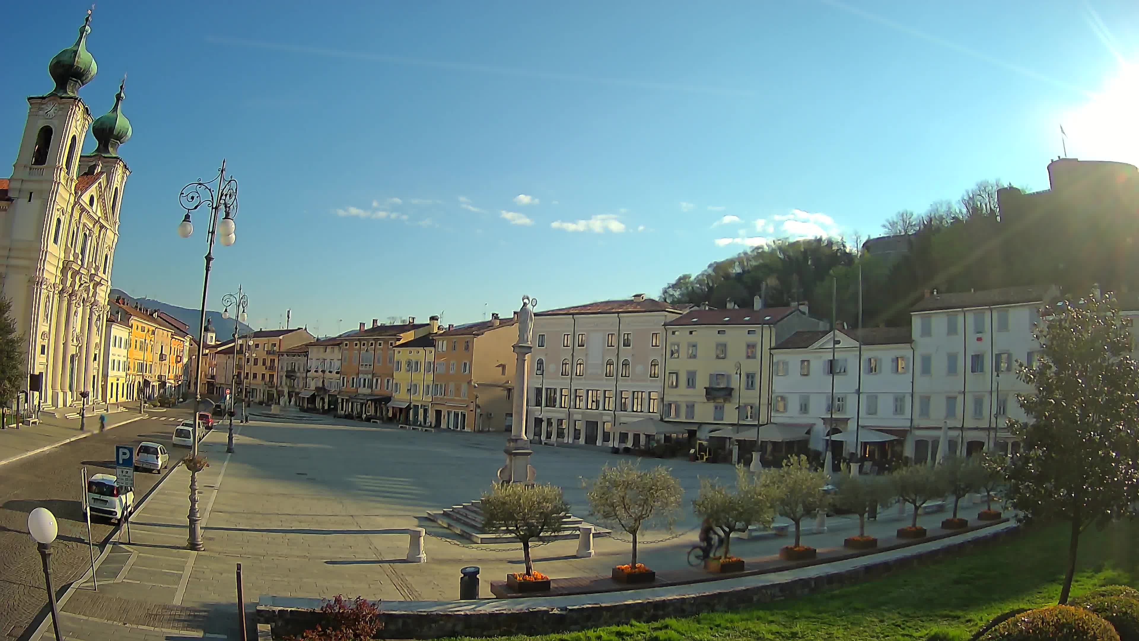 Gorizia – Plaza Vittoria – iglesia de San Pedro. Ignacio
