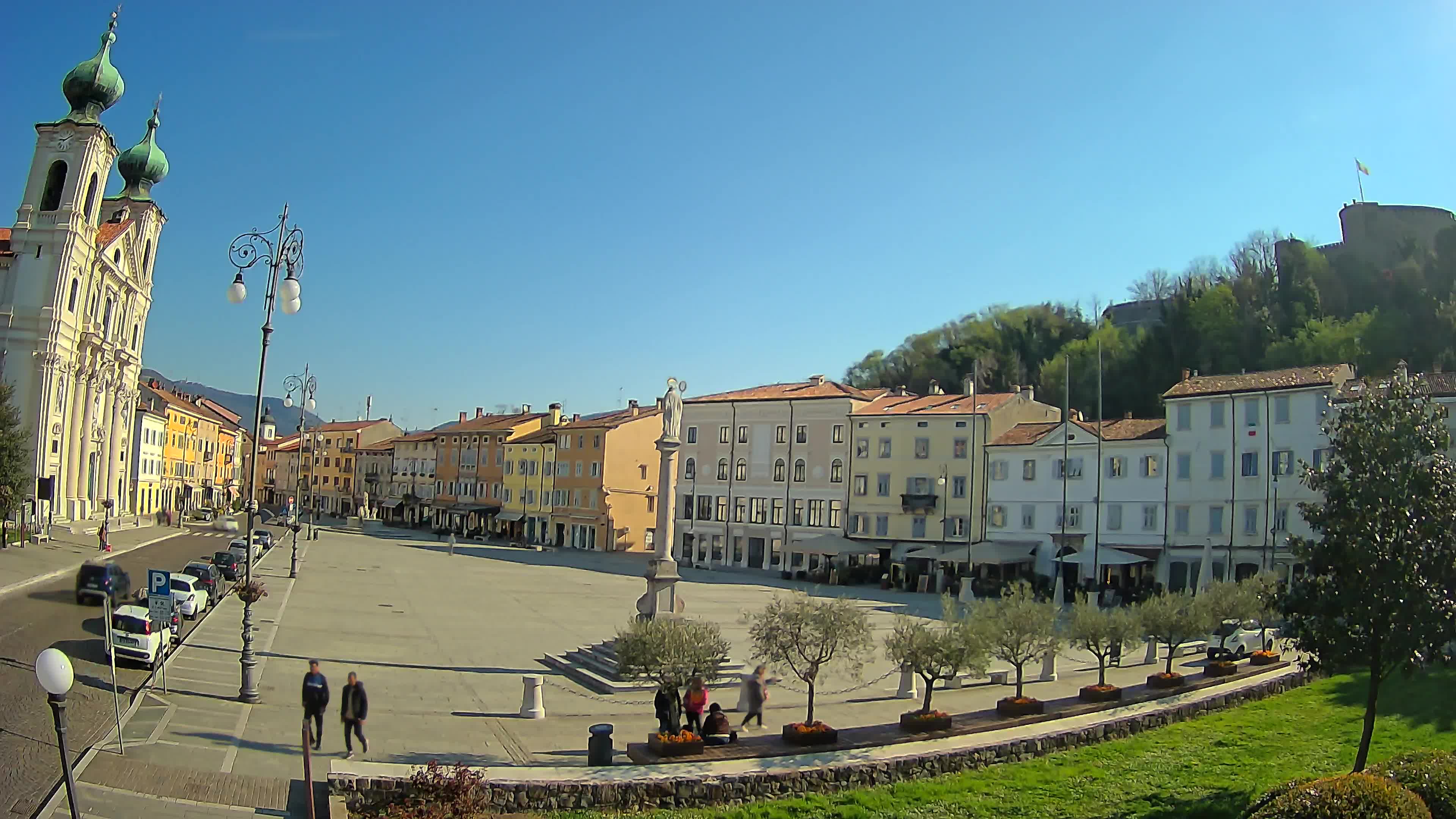 Gorizia Piazza della Vittoria e chiesa di S. Ignazio