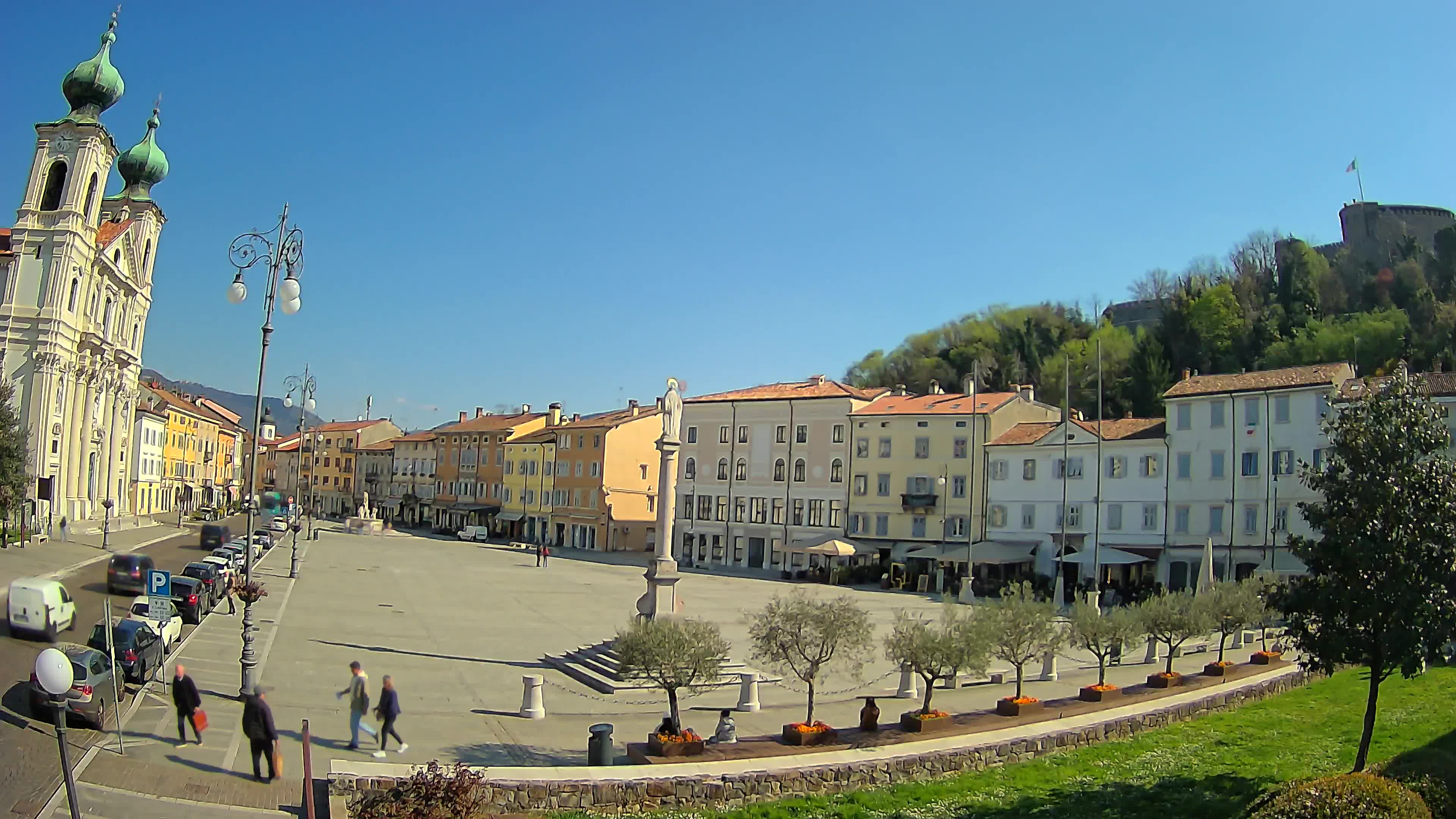 Gorizia Piazza della Vittoria e chiesa di S. Ignazio