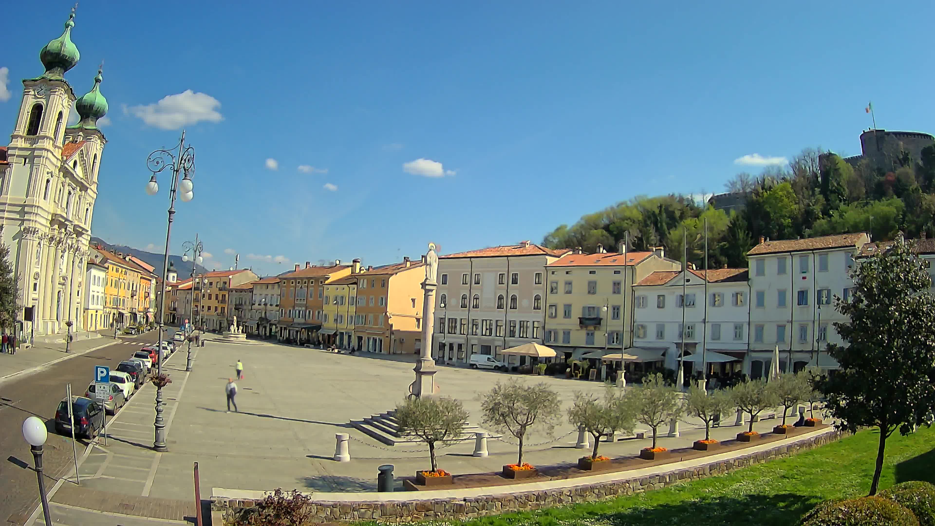 Gorizia – Plaza Vittoria – iglesia de San Pedro. Ignacio