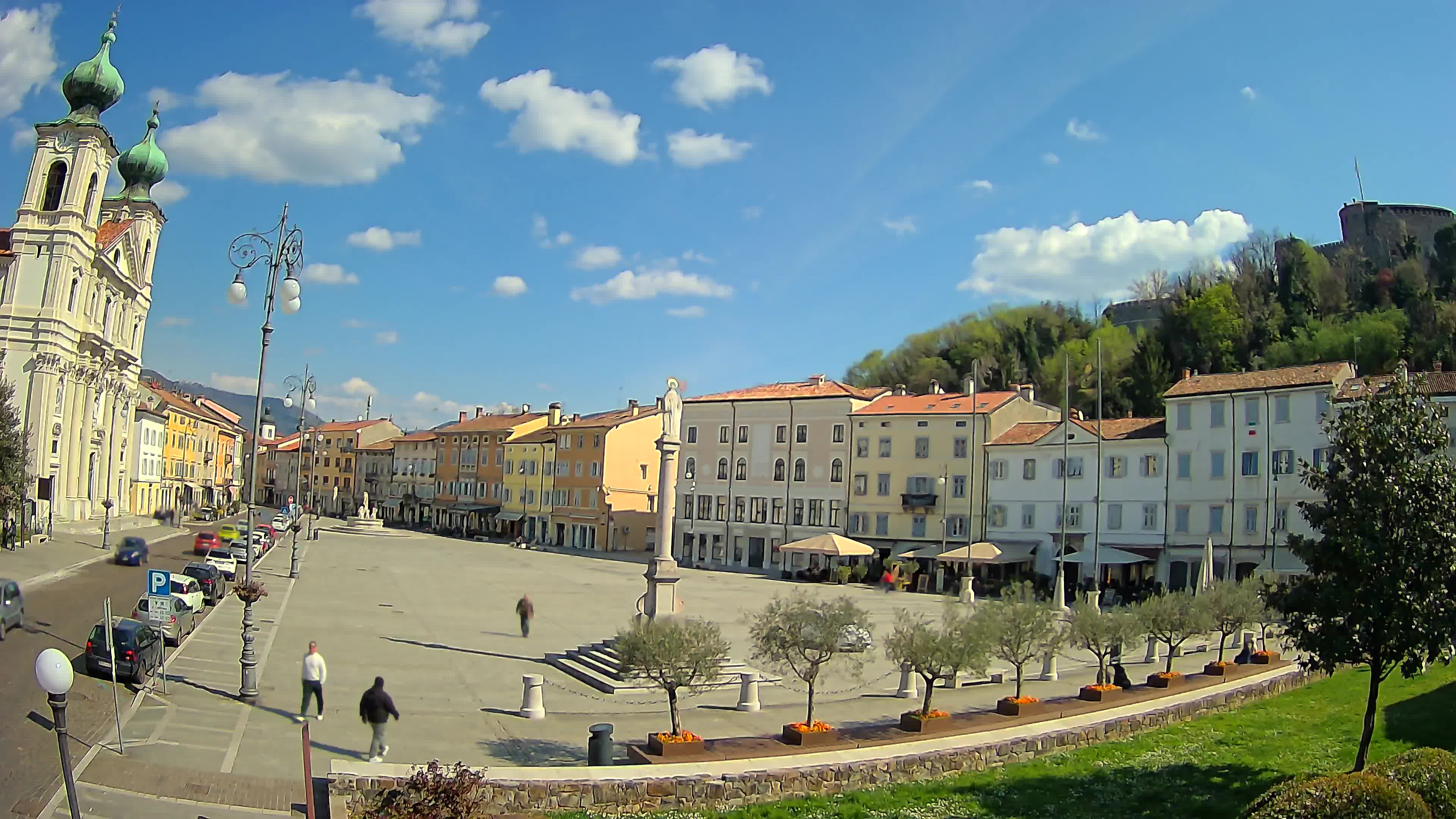 Gorizia – Plaza Vittoria – iglesia de San Pedro. Ignacio