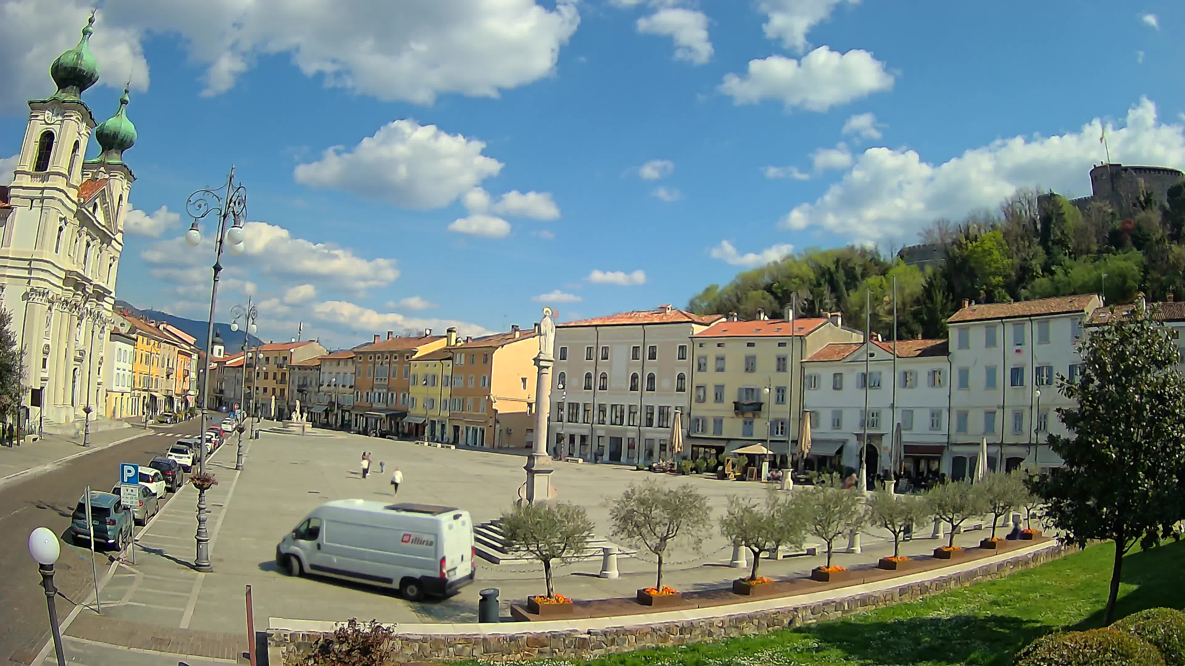 Gorizia Piazza della Vittoria e chiesa di S. Ignazio