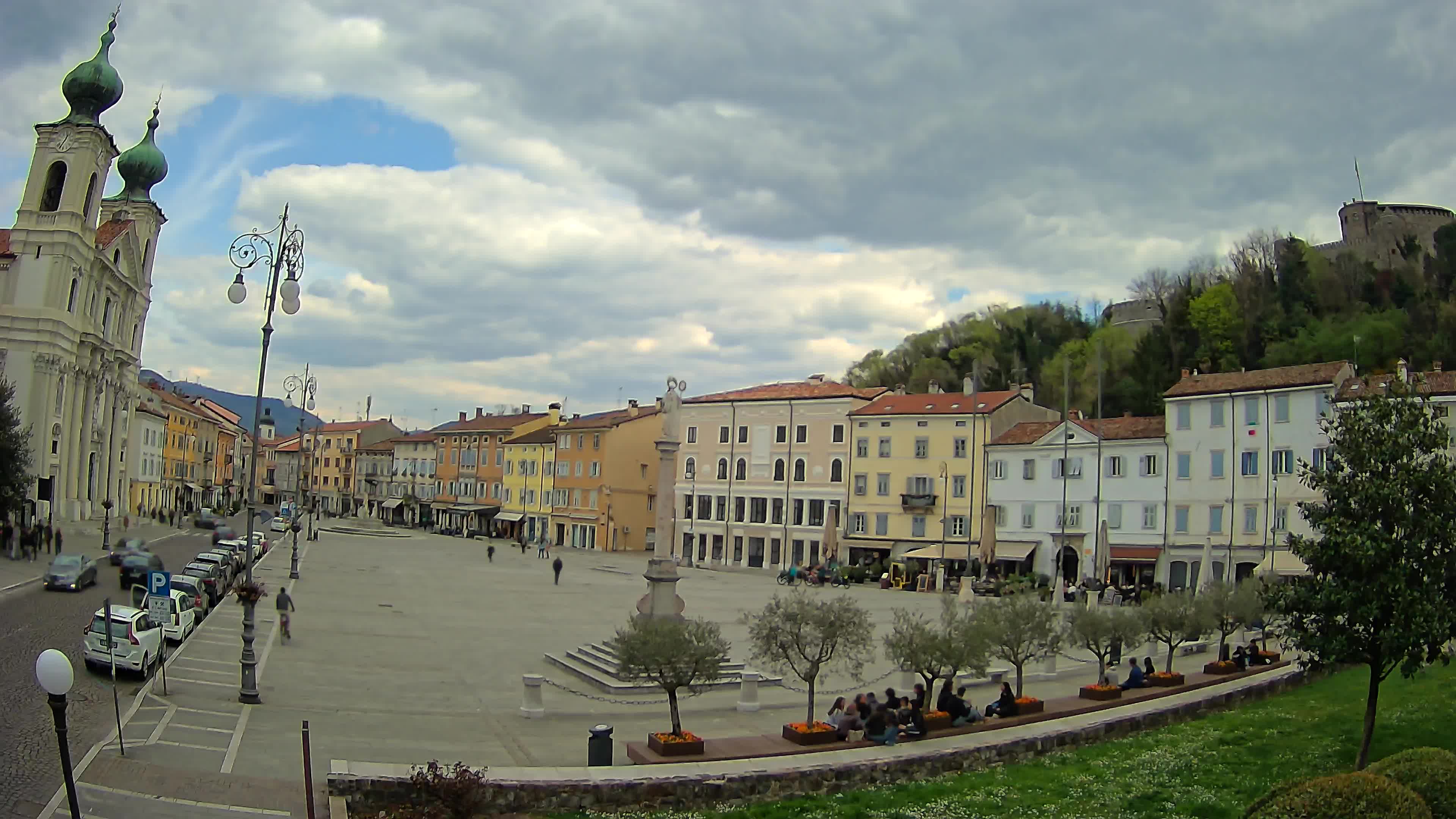 Gorizia – Plaza Vittoria – iglesia de San Pedro. Ignacio