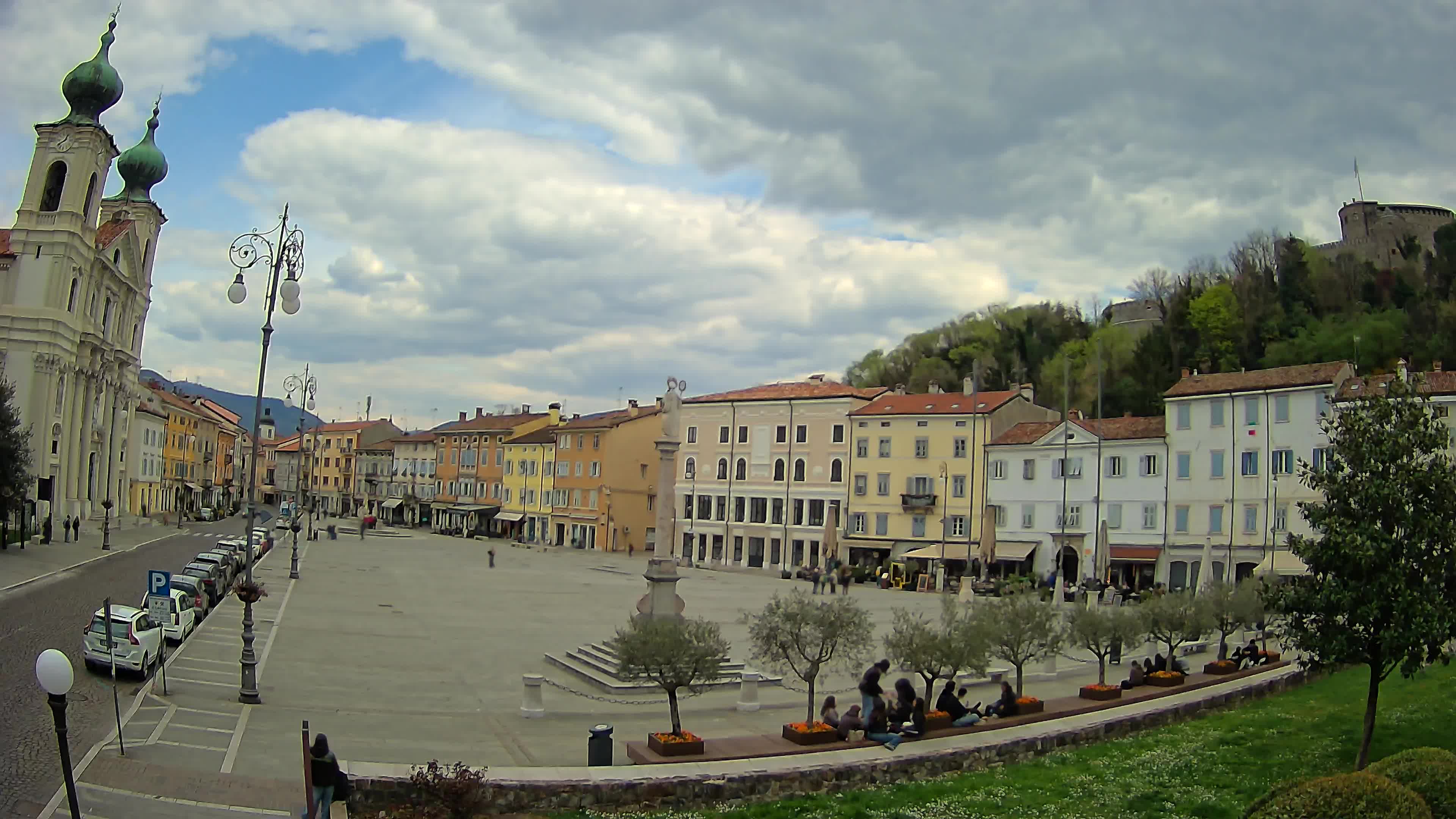 Gorizia – Plaza Vittoria – iglesia de San Pedro. Ignacio